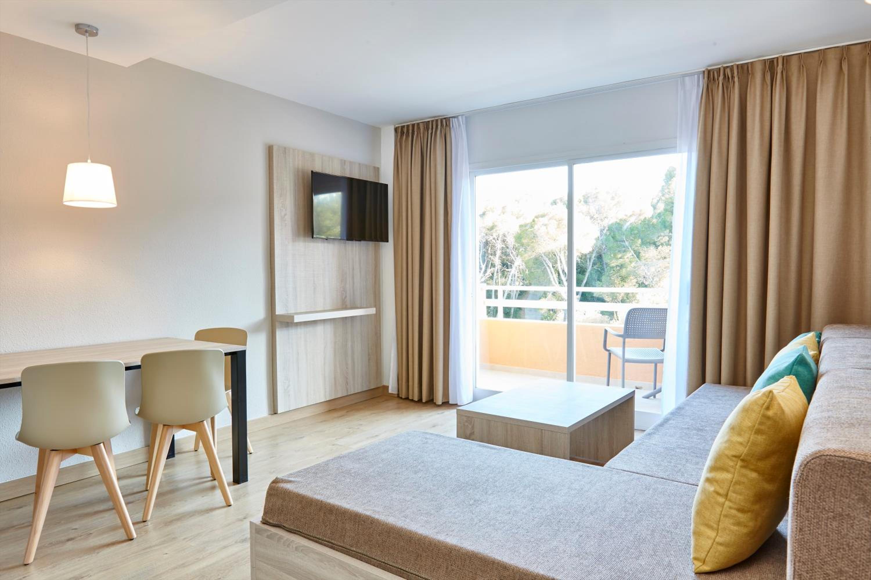 One-Bedroom Apartment (2 Adults) photo 2