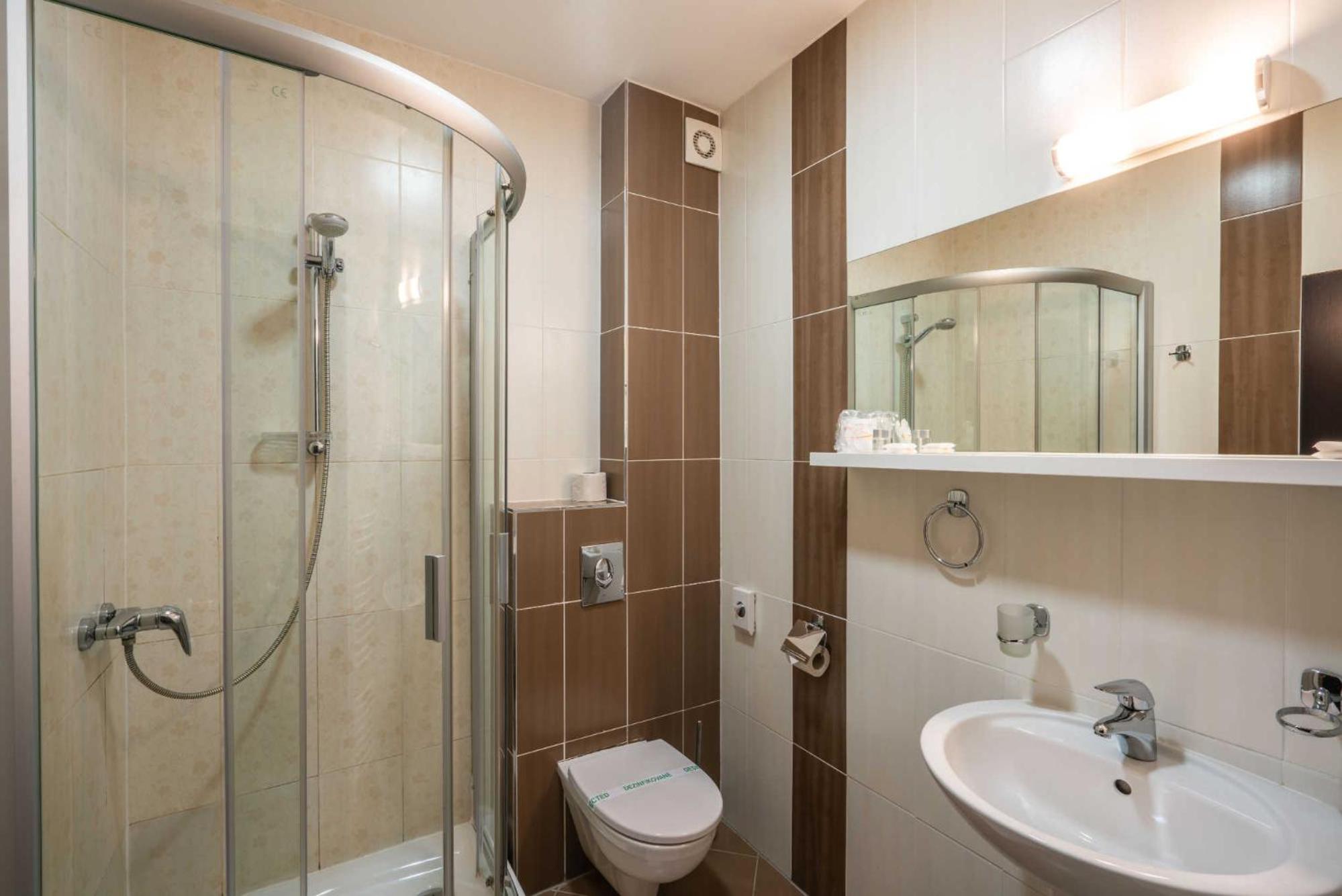 Two-Bedroom Suite - Photo 3