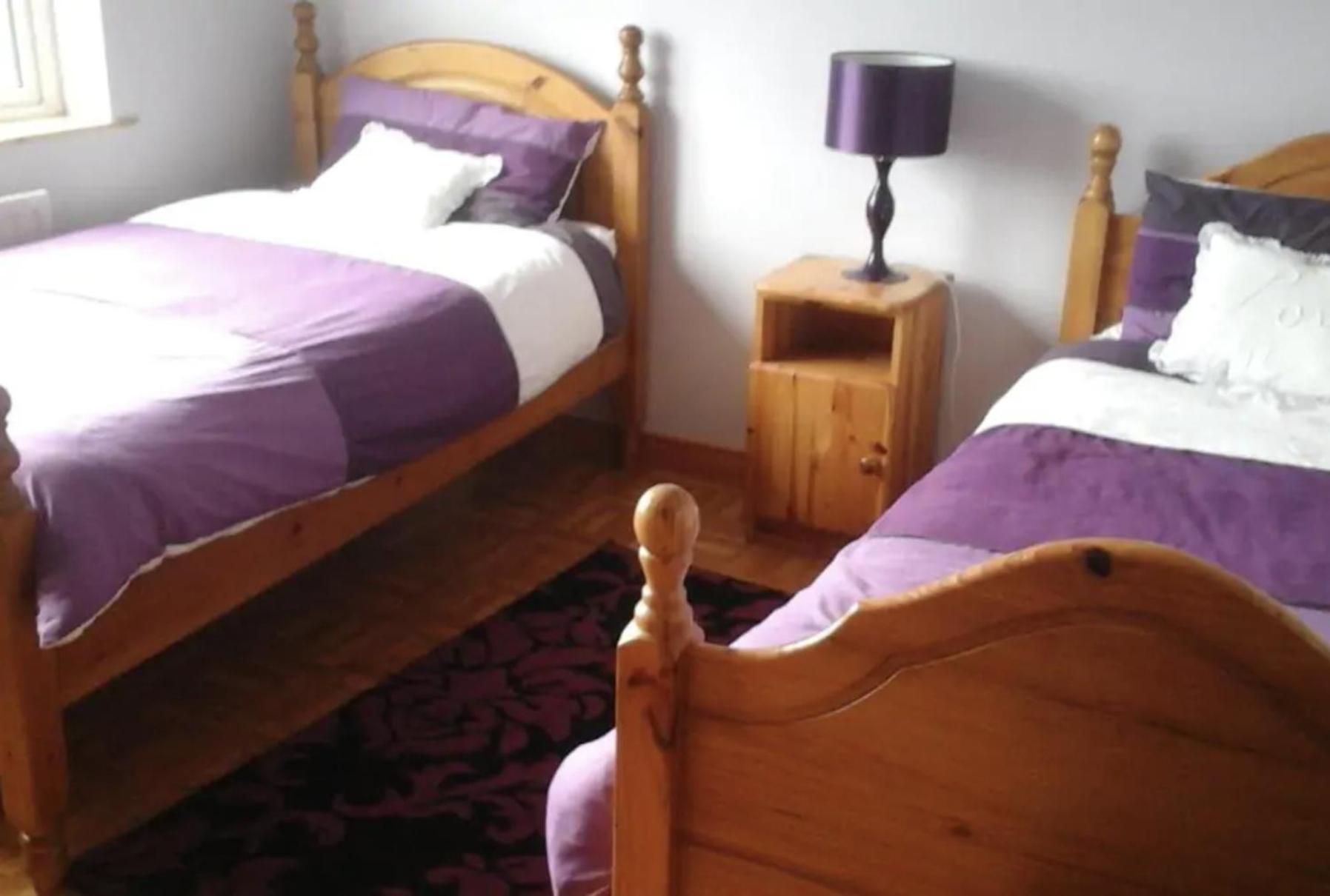 Five-Bedroom House - Photo 7