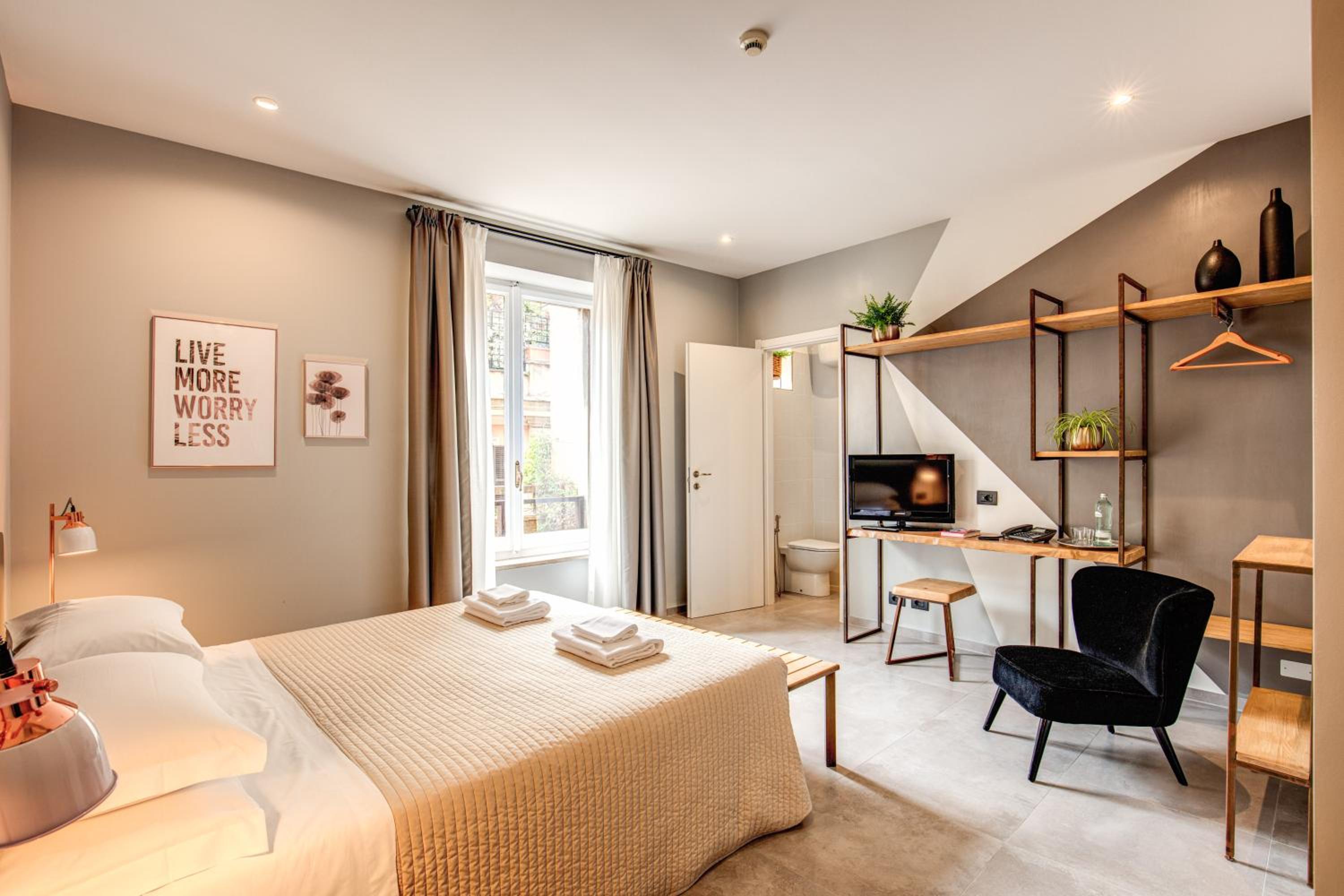 Superior Double Room with Balcony photo 1
