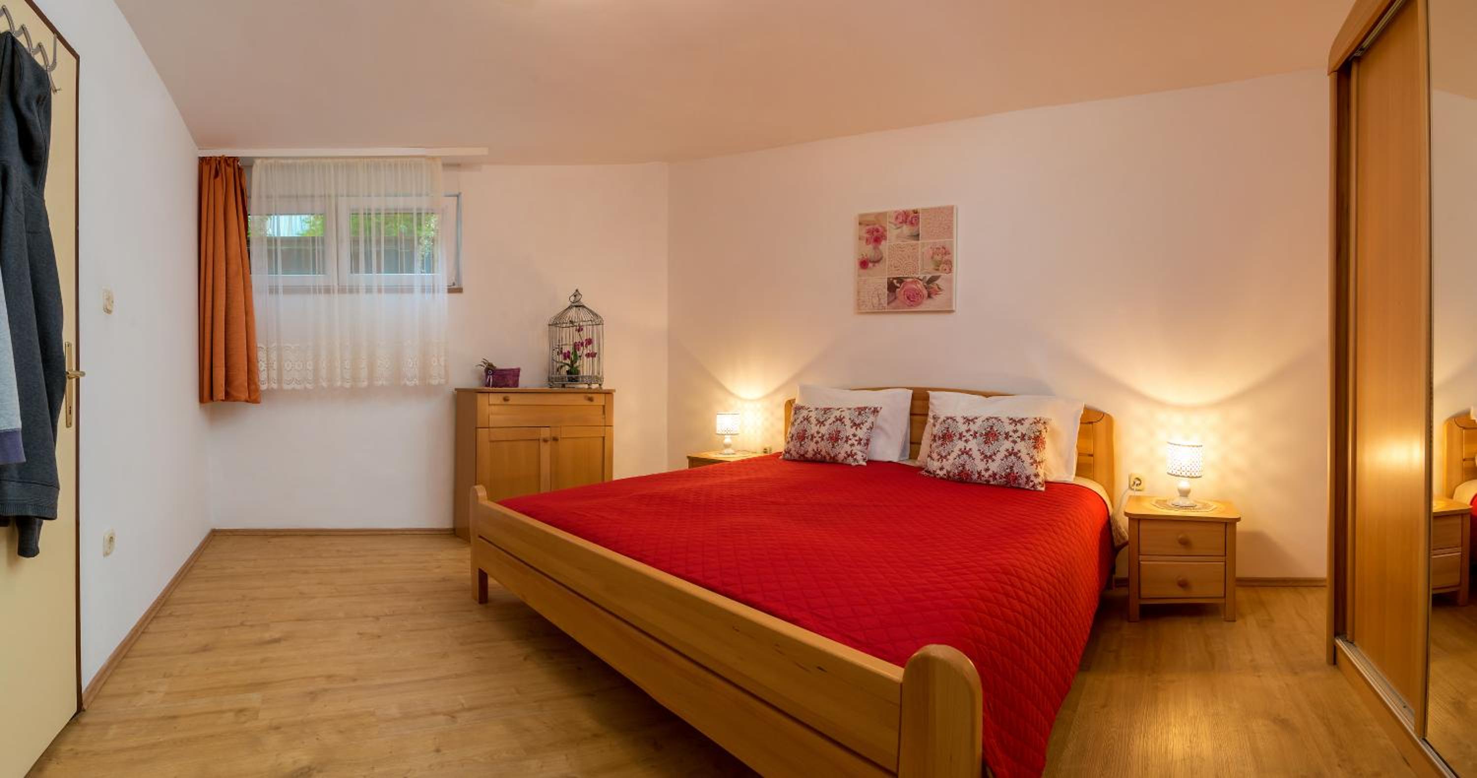One-Bedroom Apartment with Garden - Ground Floor