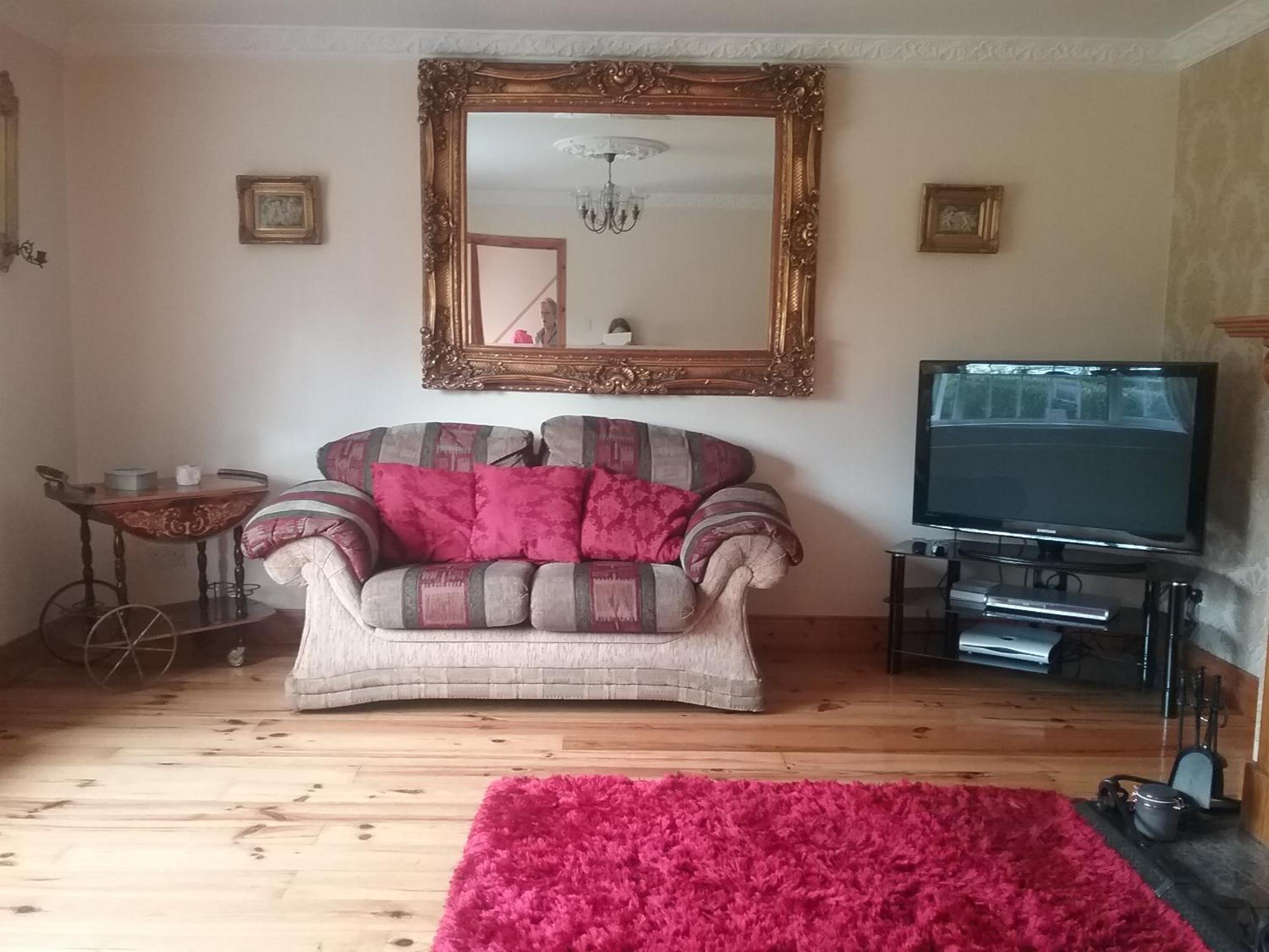 Five-Bedroom House - Photo 12