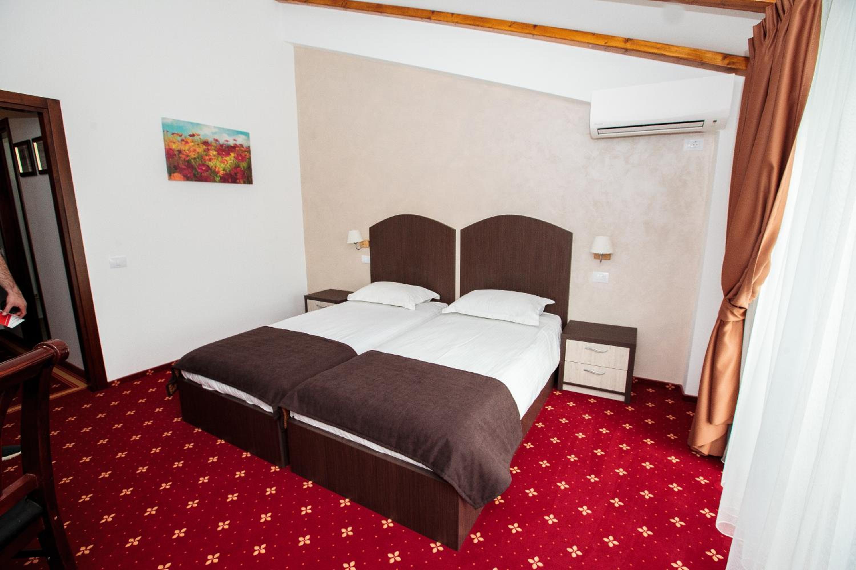 Twin Room - Photo 1