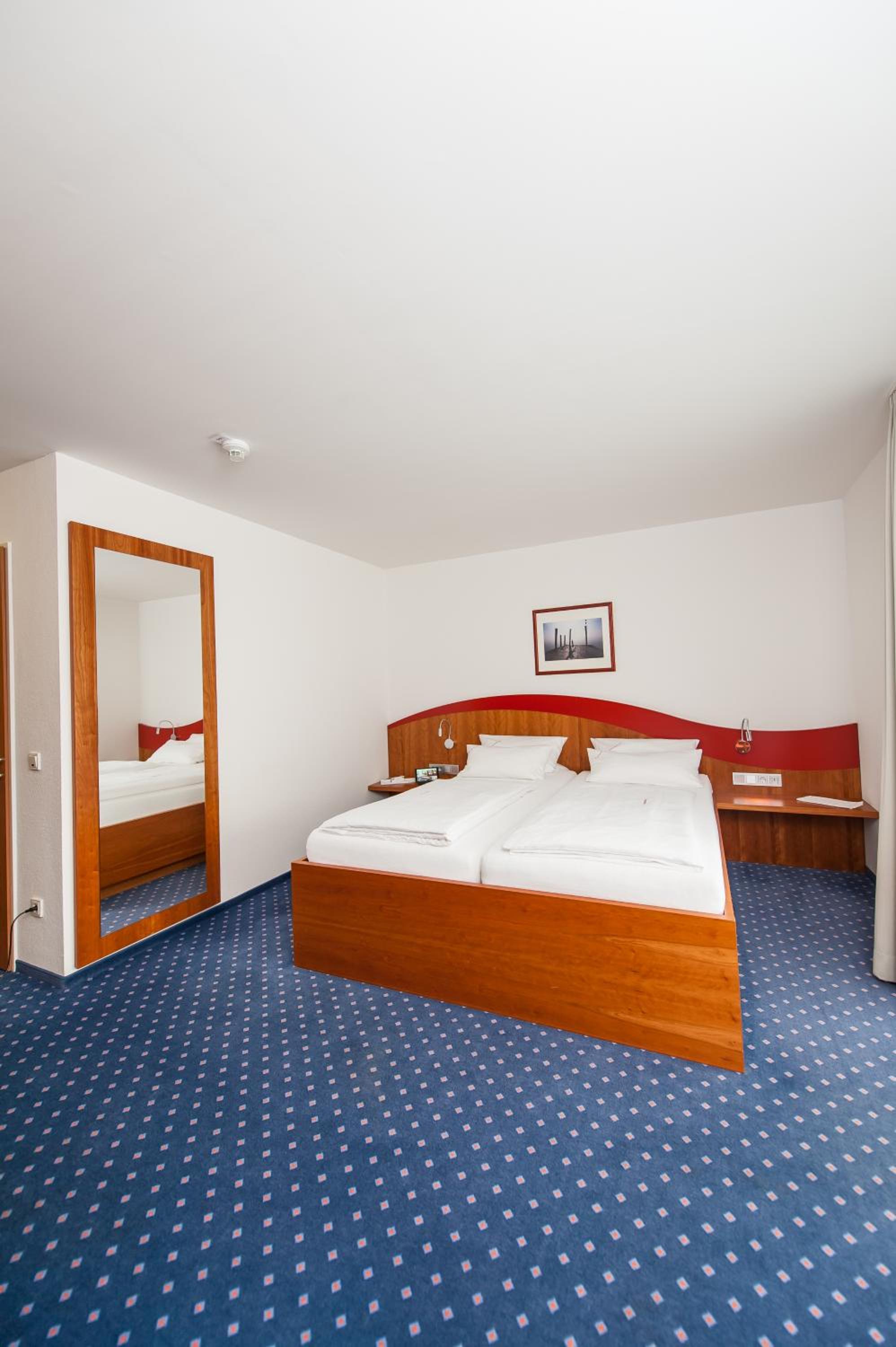 Single Room photo 2