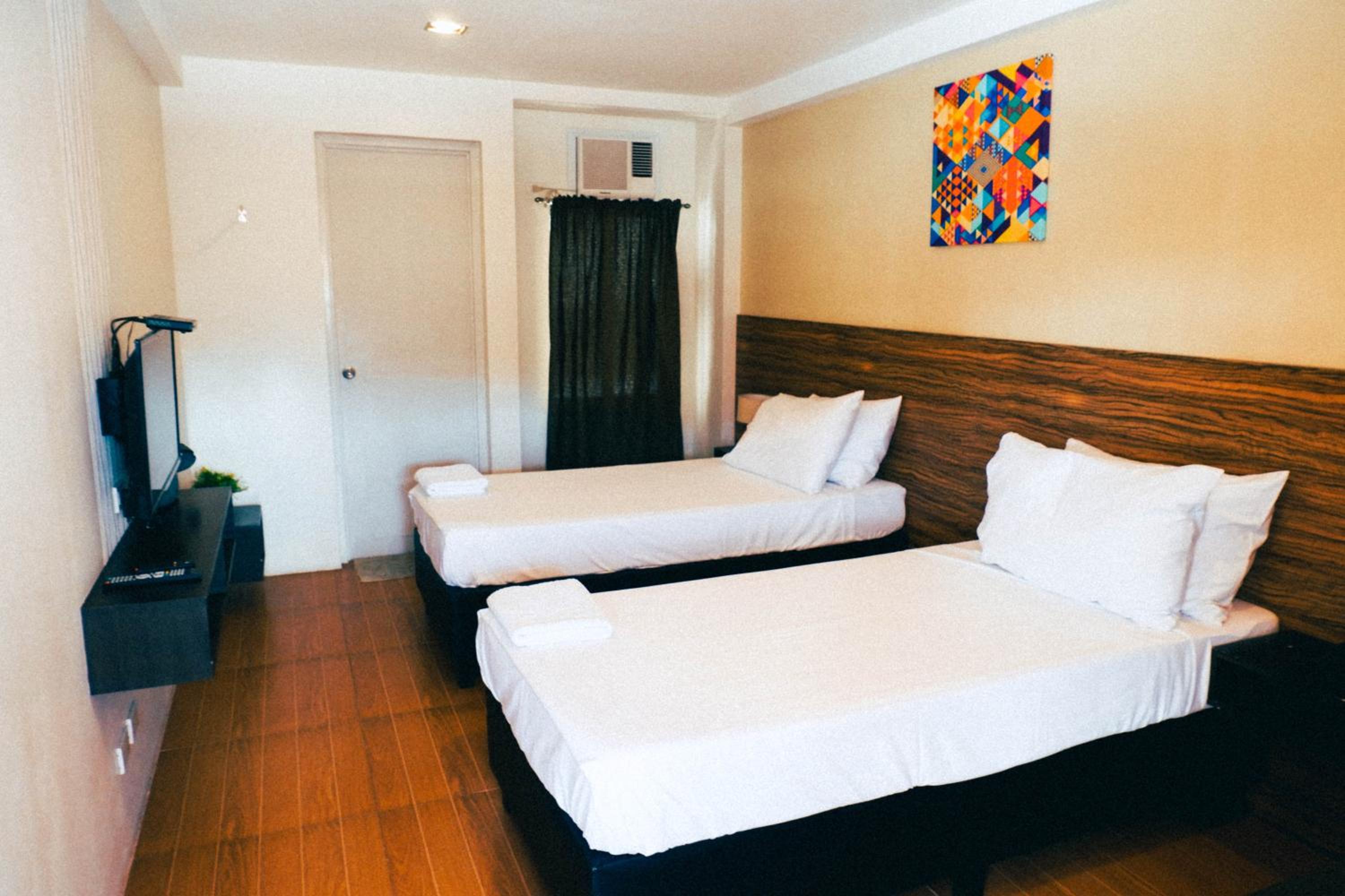 Standard Twin Room - Photo 2