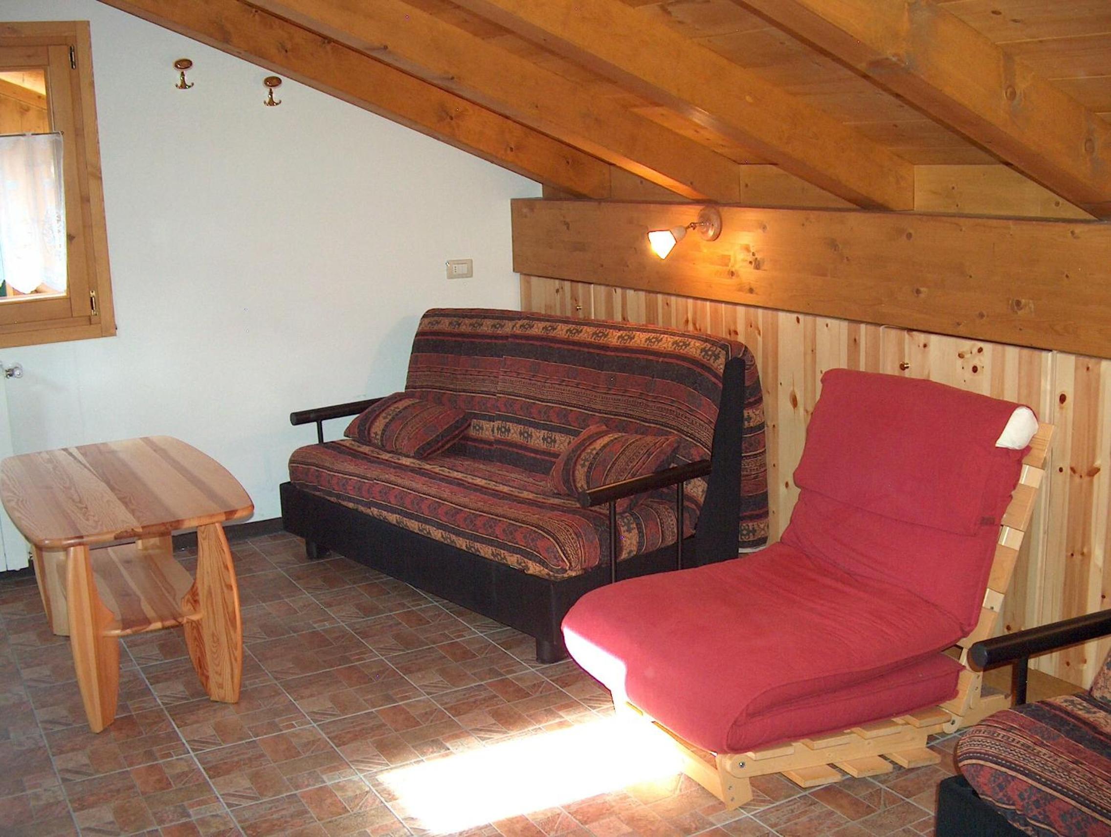Studio - Attic photo 2