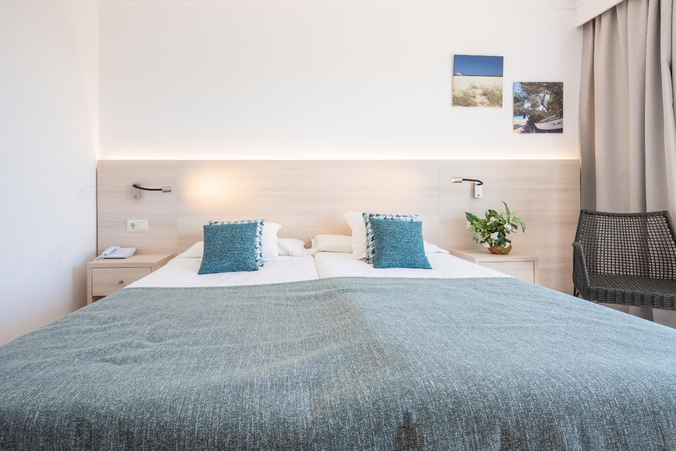 Superior Twin Room with Sea View