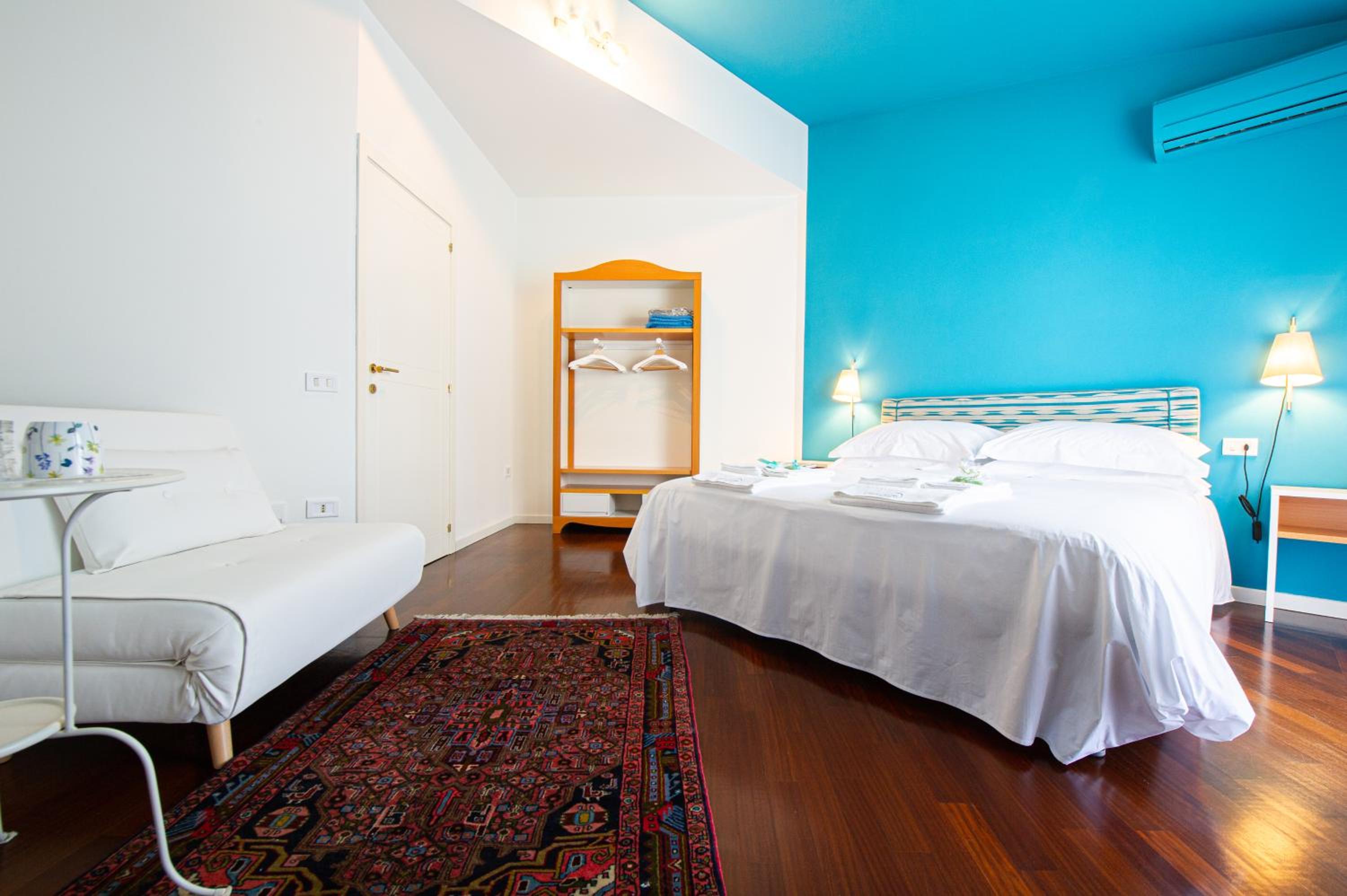 Deluxe Double Room with Balcony photo 1