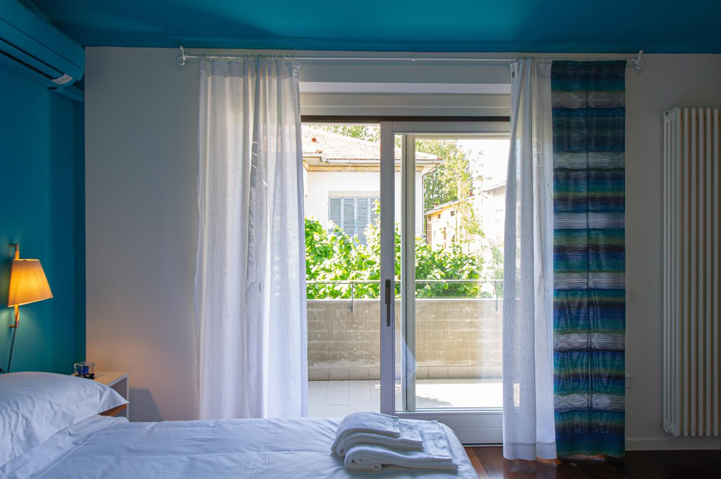 Deluxe Double Room with Balcony photo 2