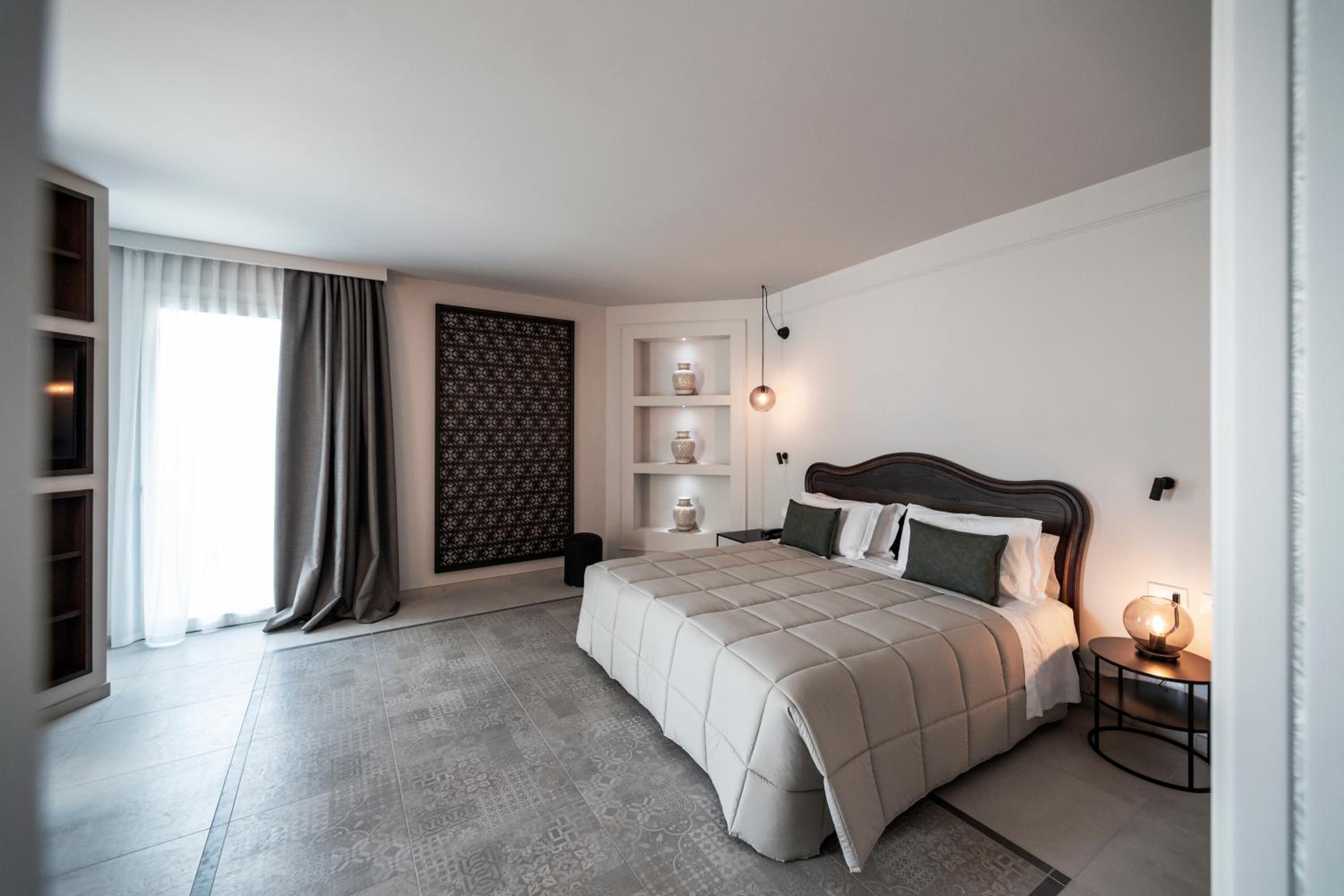 King Suite with Spa Bath photo 1