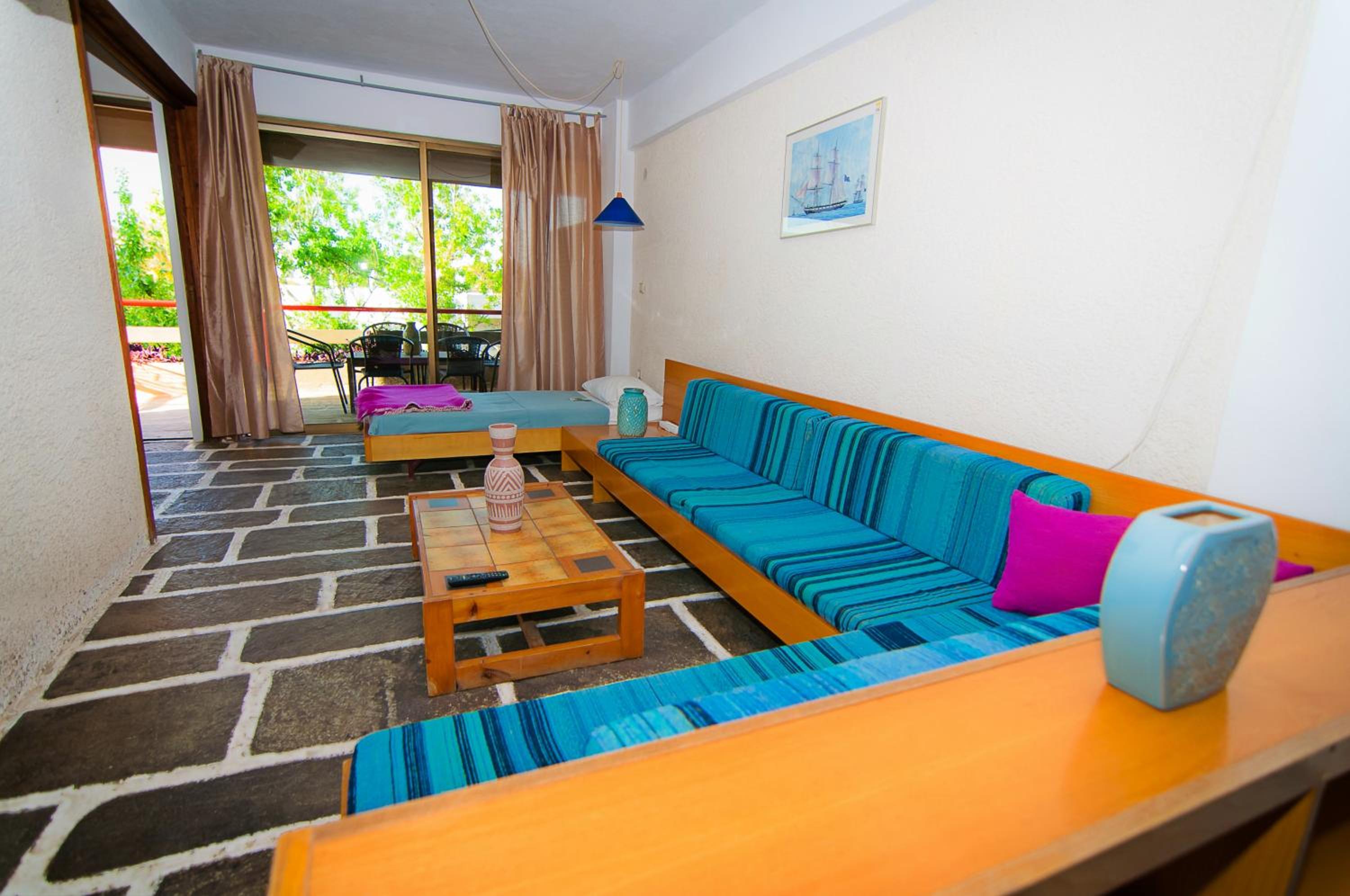 Family Room - Photo 30