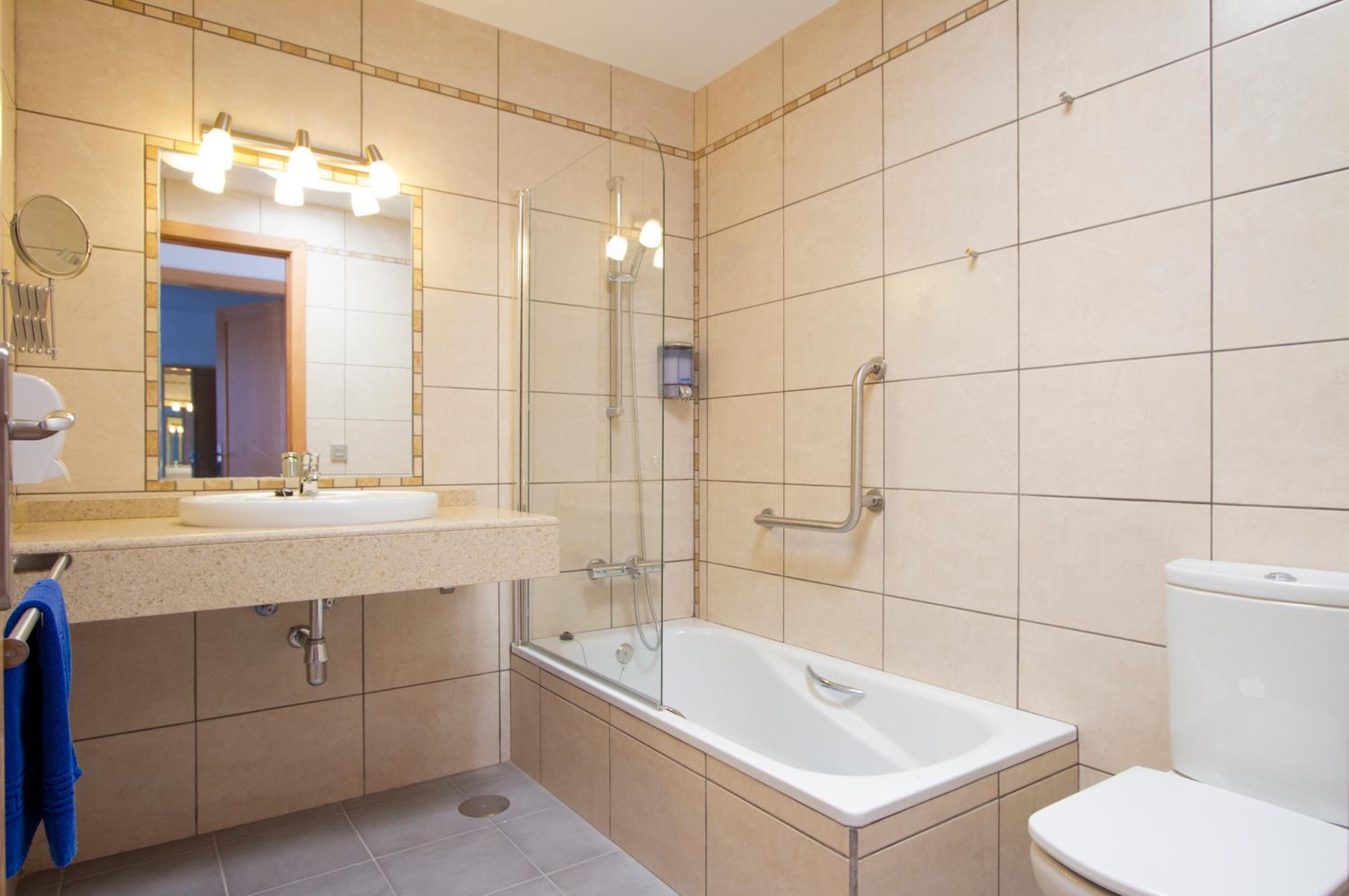 Superior Two-Bedroom Apartment - Photo 8