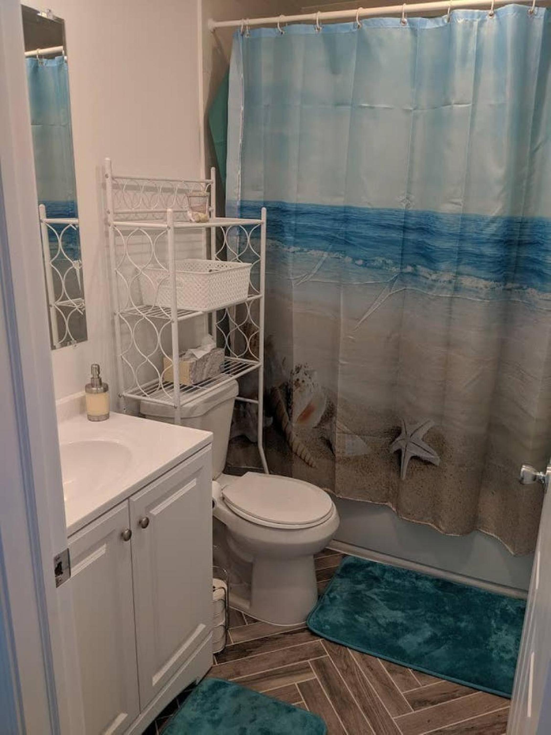 Three-Bedroom House photo 2