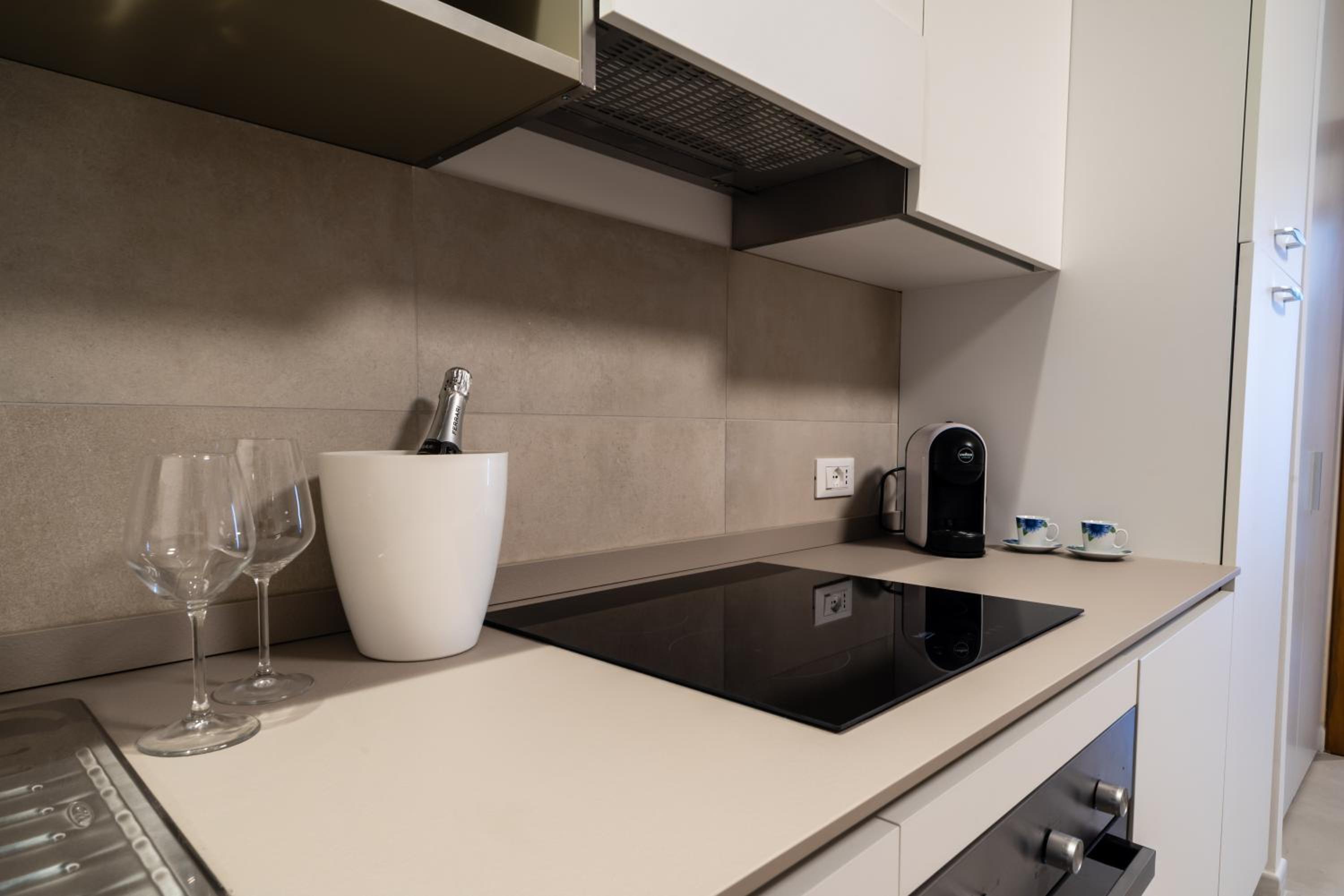 One-Bedroom Apartment (4 Adults) photo 3