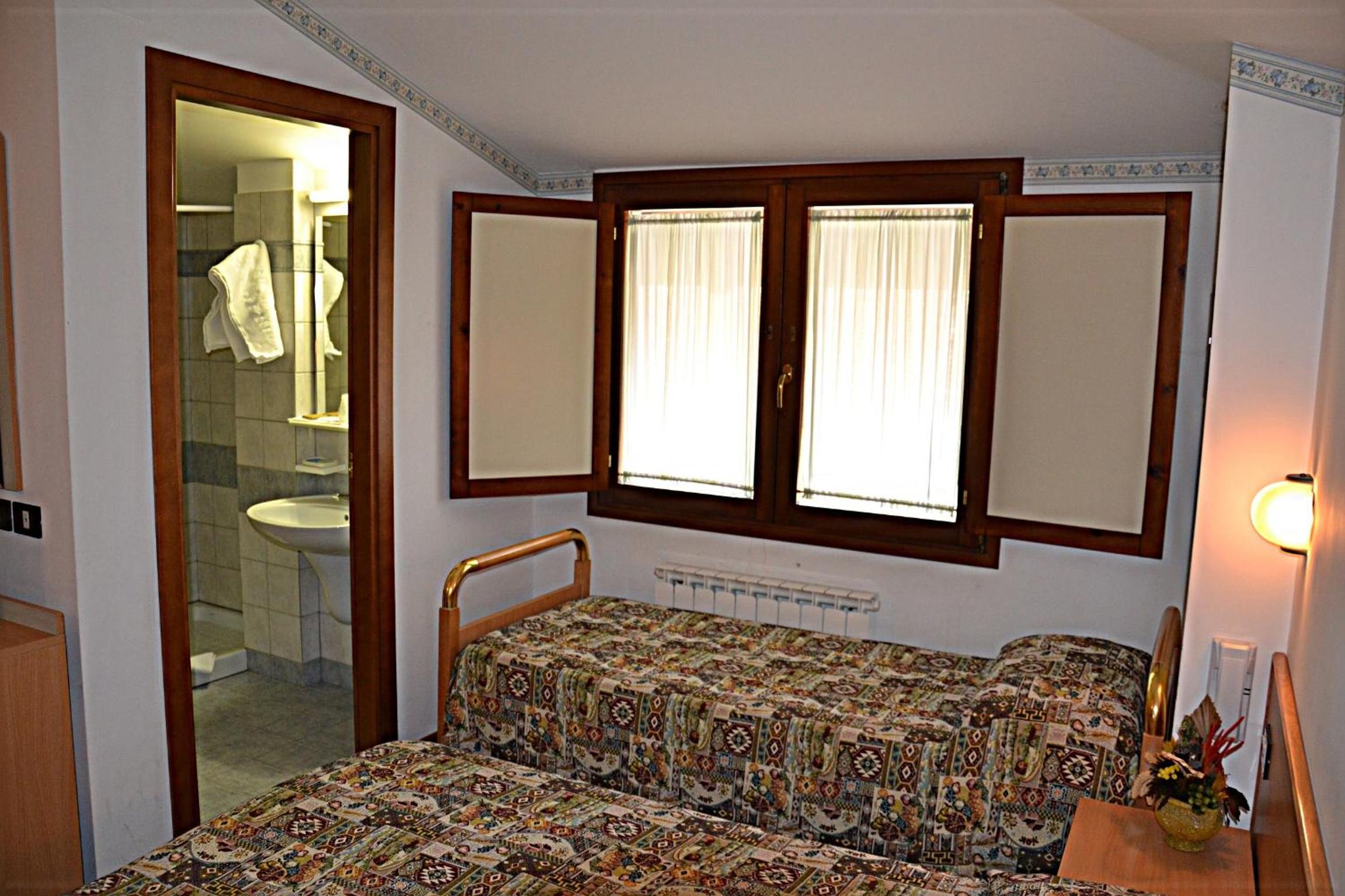 Classic Quadruple Room photo 1