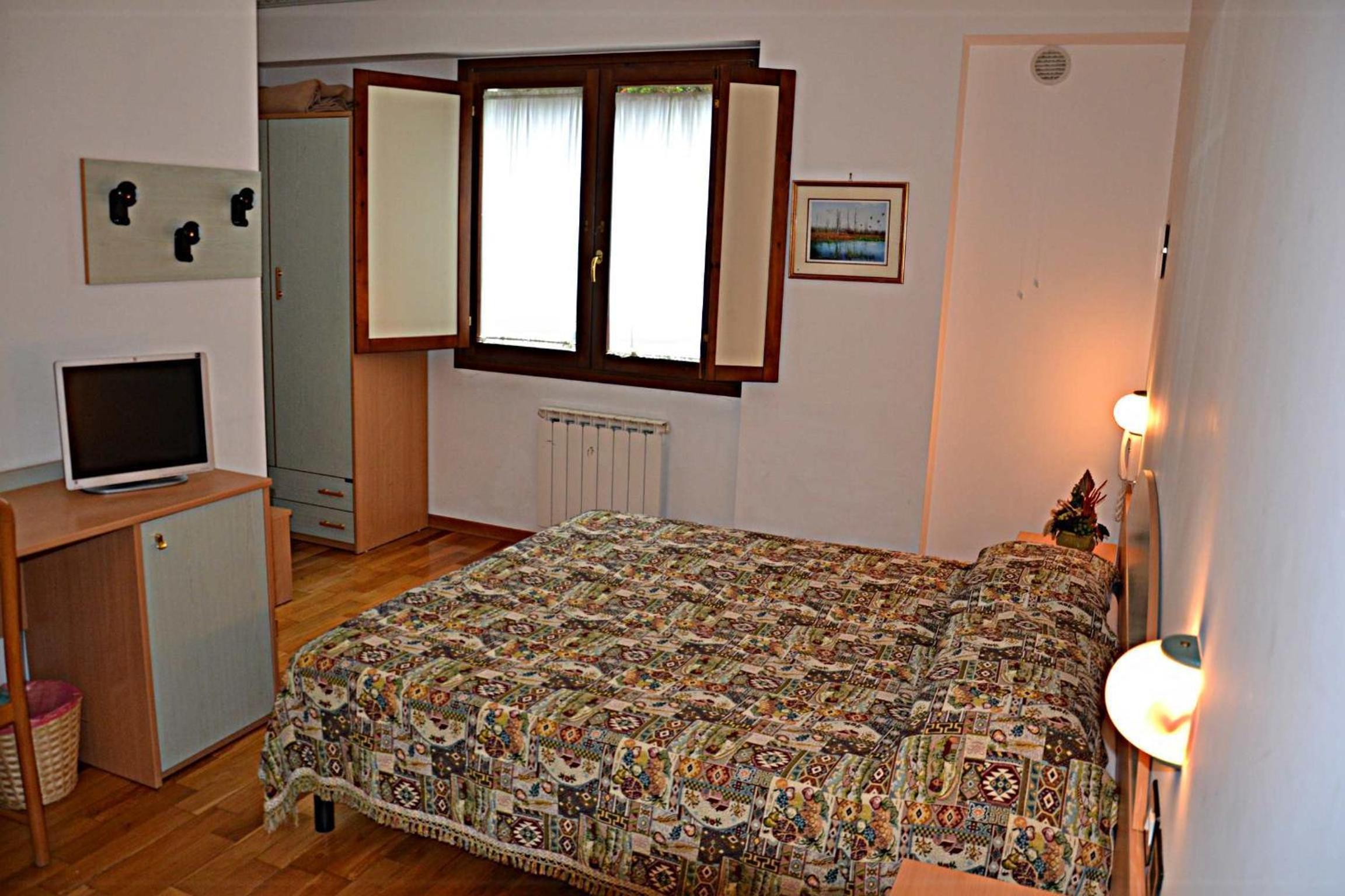 Family Room photo 3