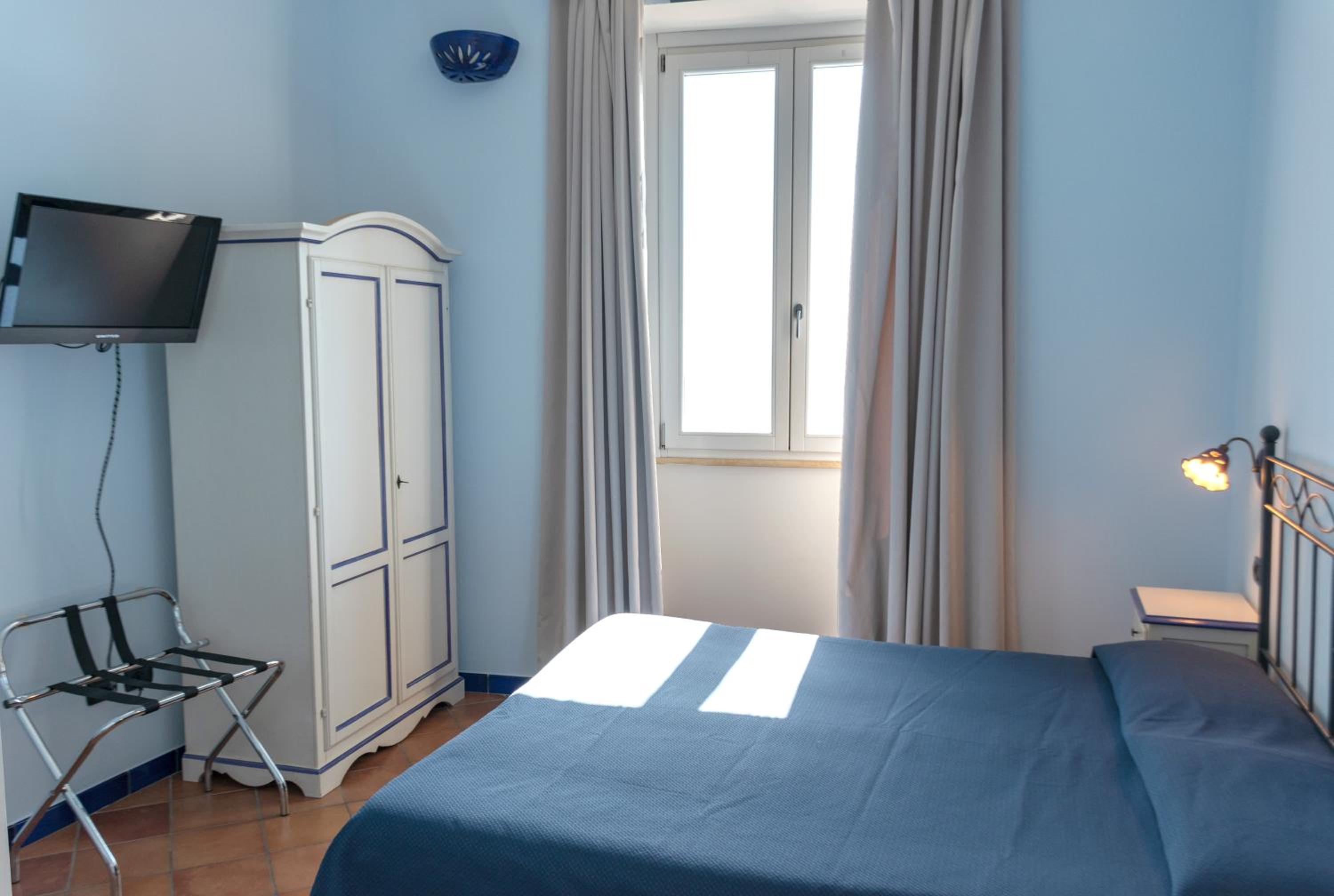 Large Double Room photo 2