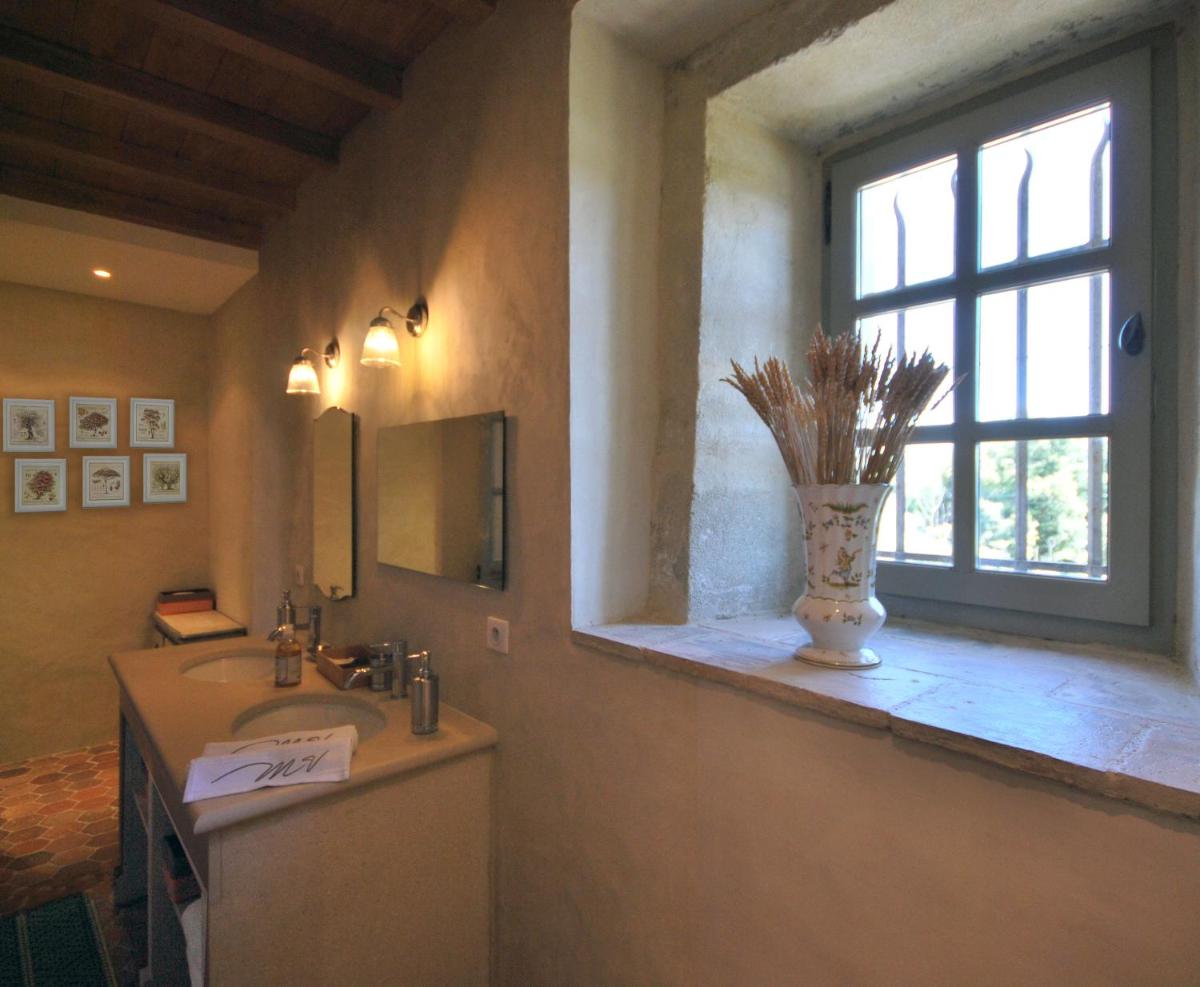 Deluxe King Room photo 2