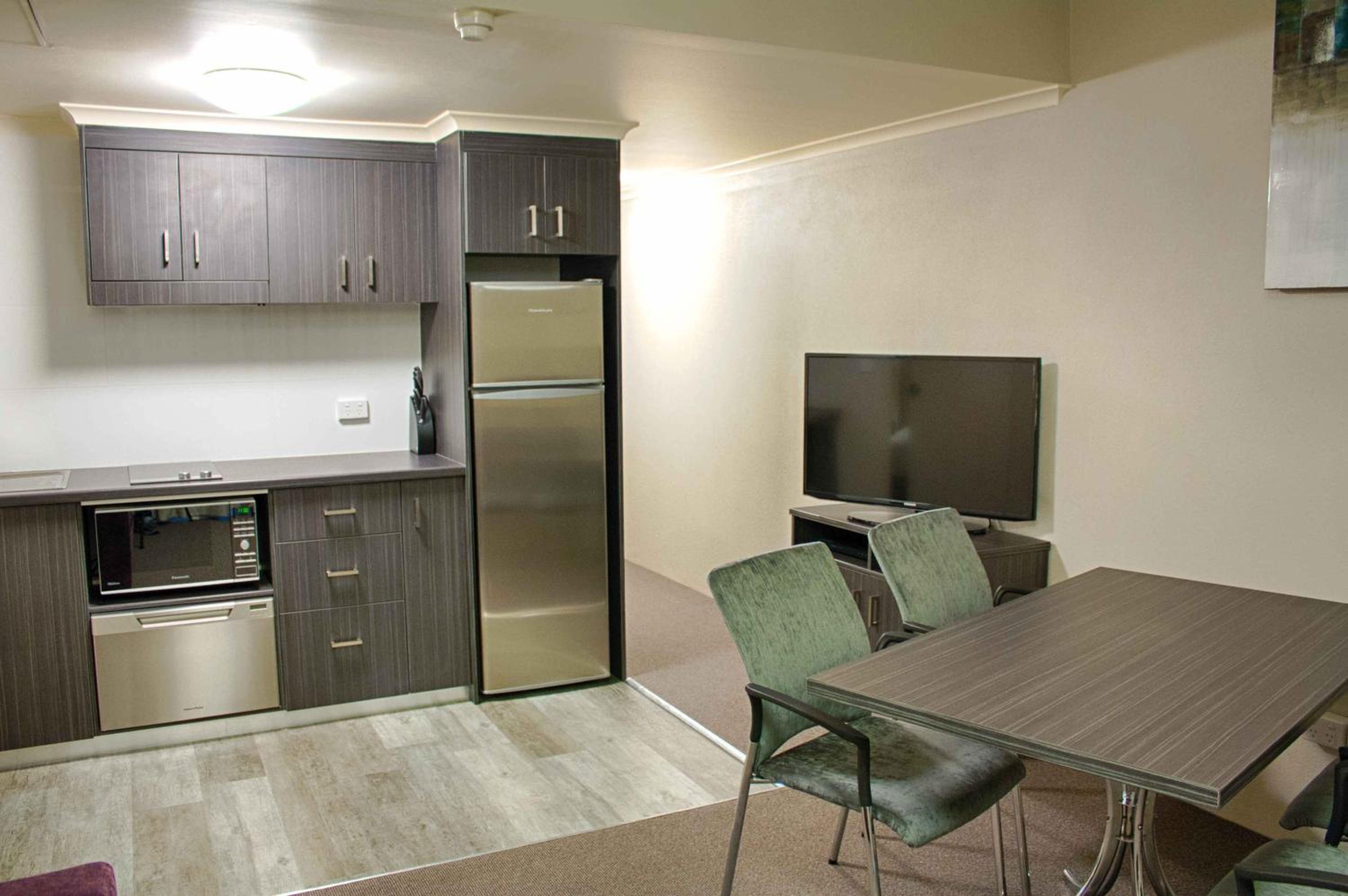Two-Bedroom Deluxe Apartment photo 3