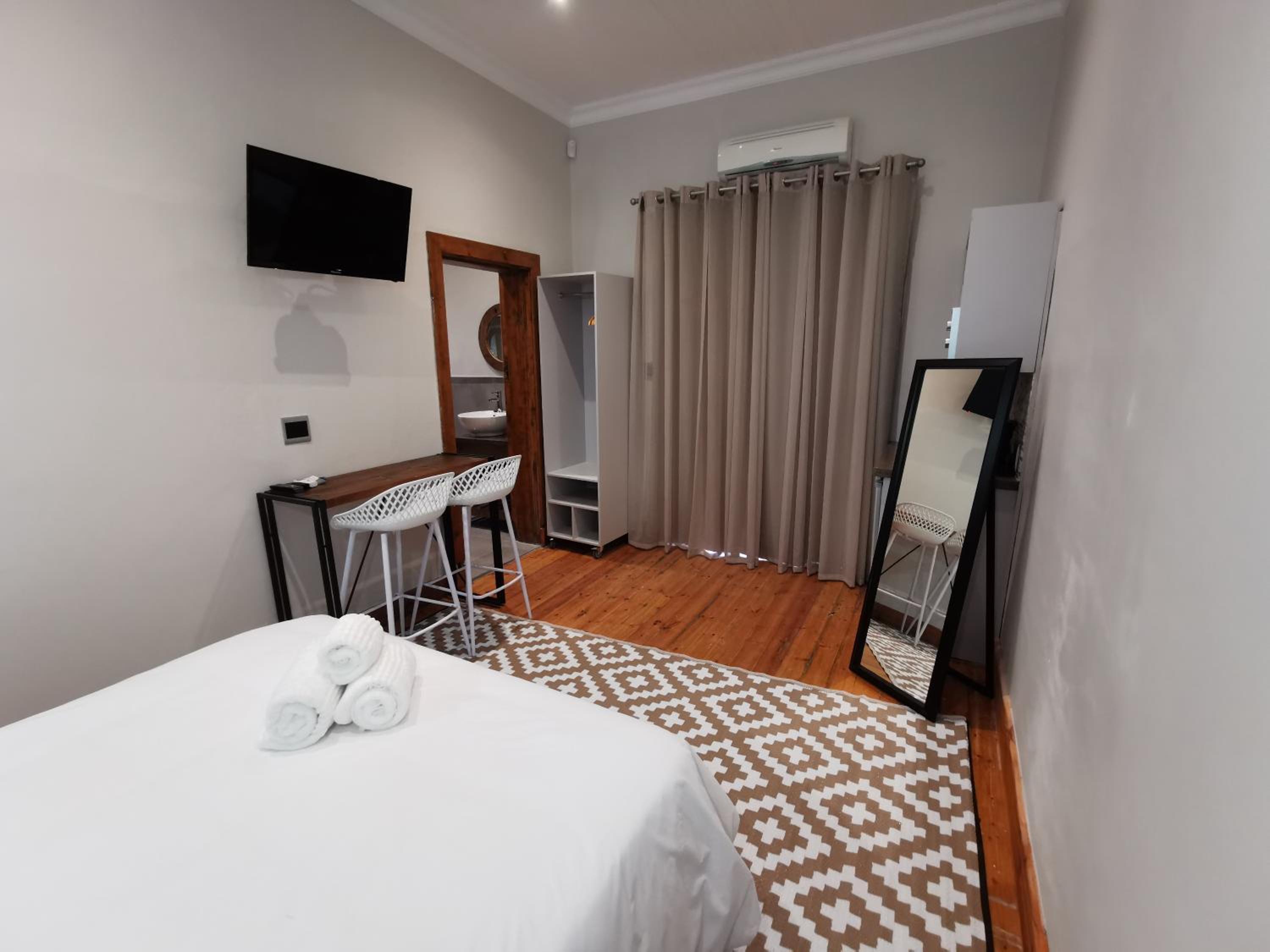 Deluxe Queen Room photo 3