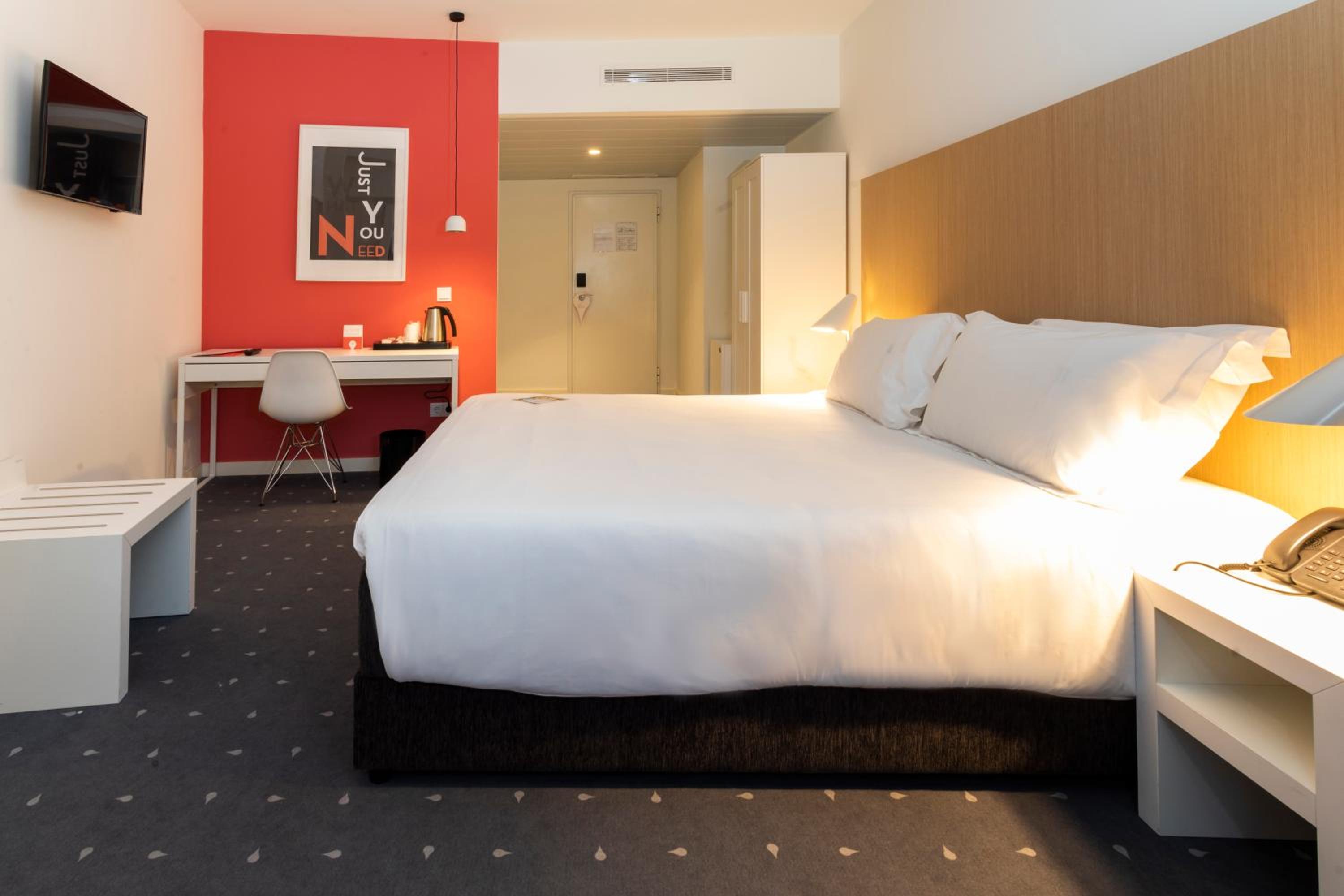 Double Room - Photo 8