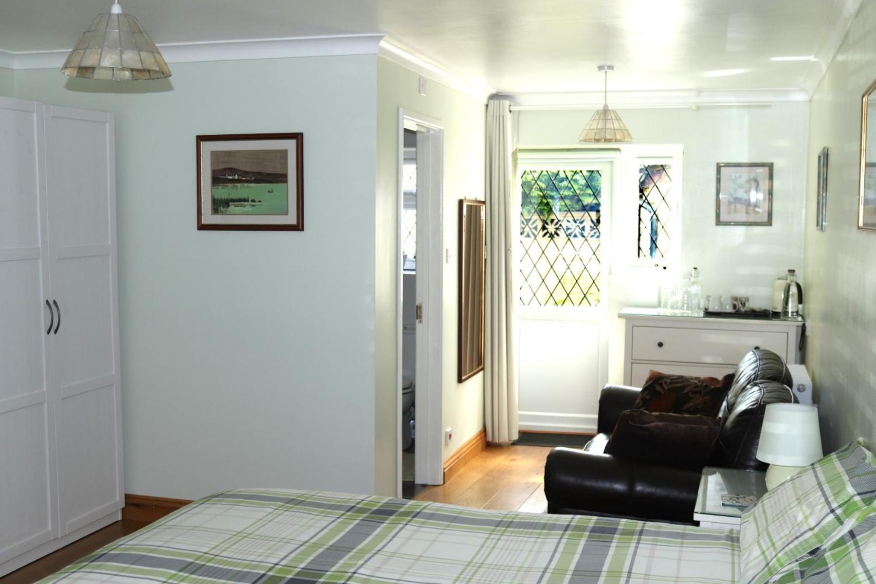 Triple Room with Private Bathroom photo 2