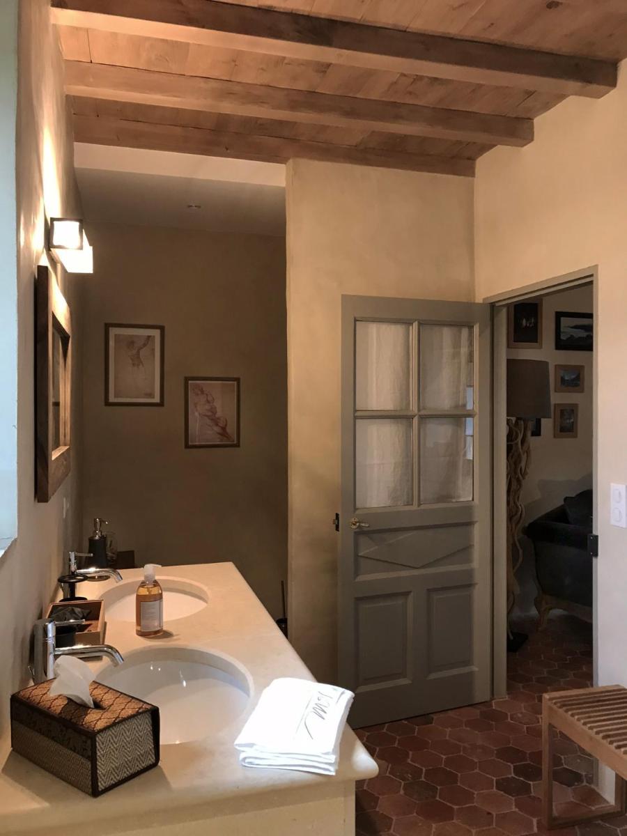 Deluxe King Room photo 2