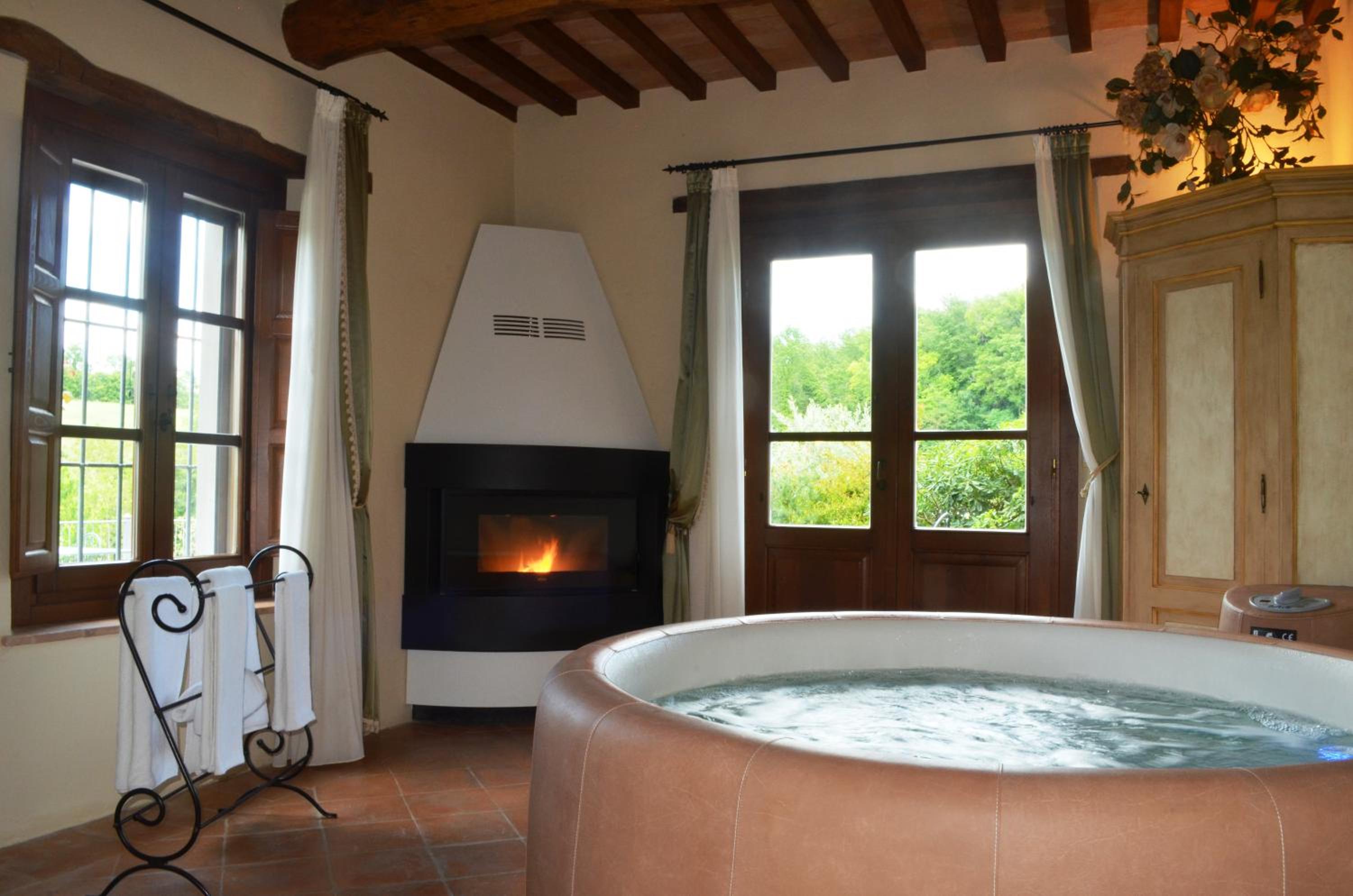 Suite with Spa Bath photo 2