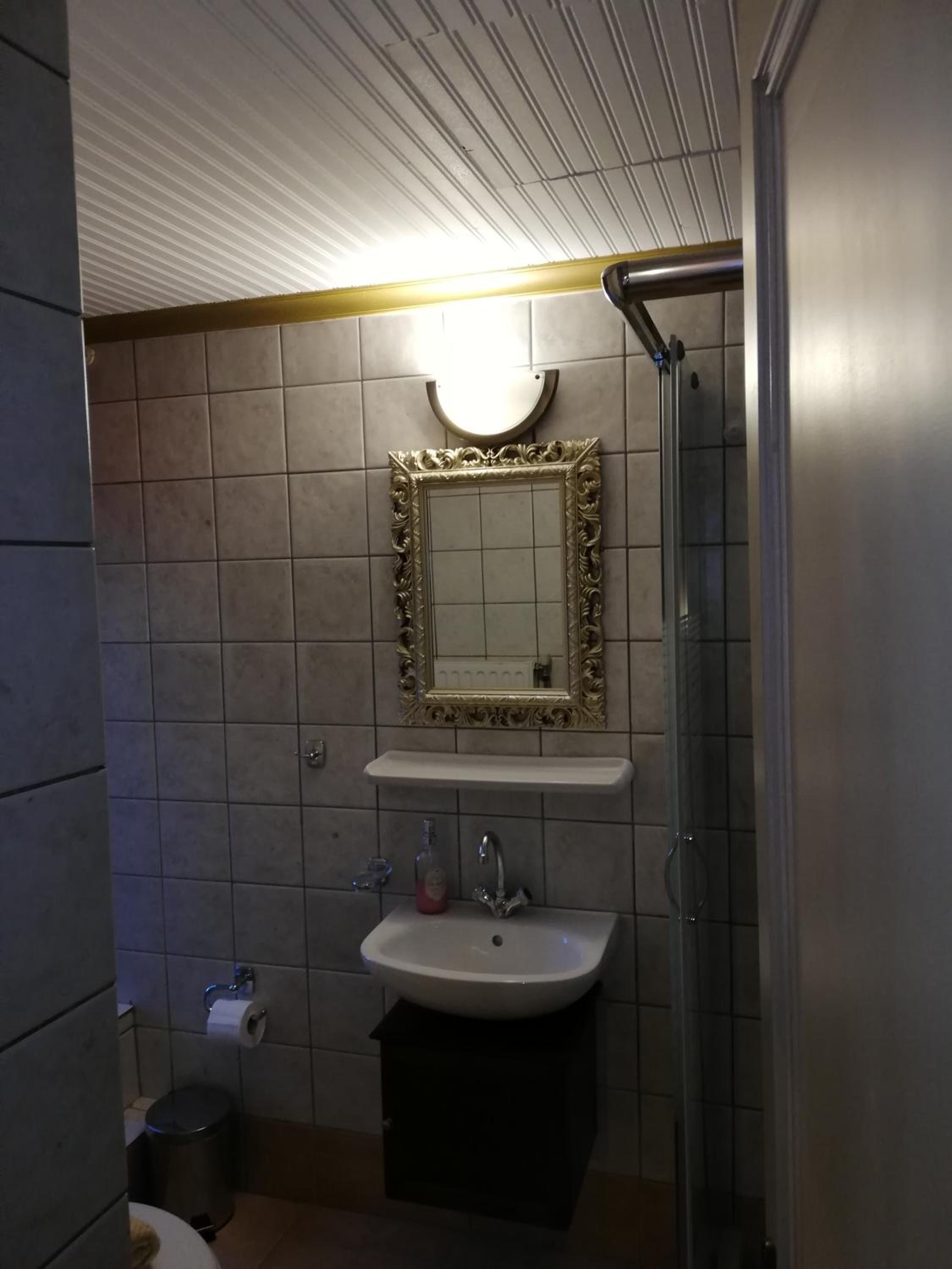 Deluxe Double Room - Photo 11