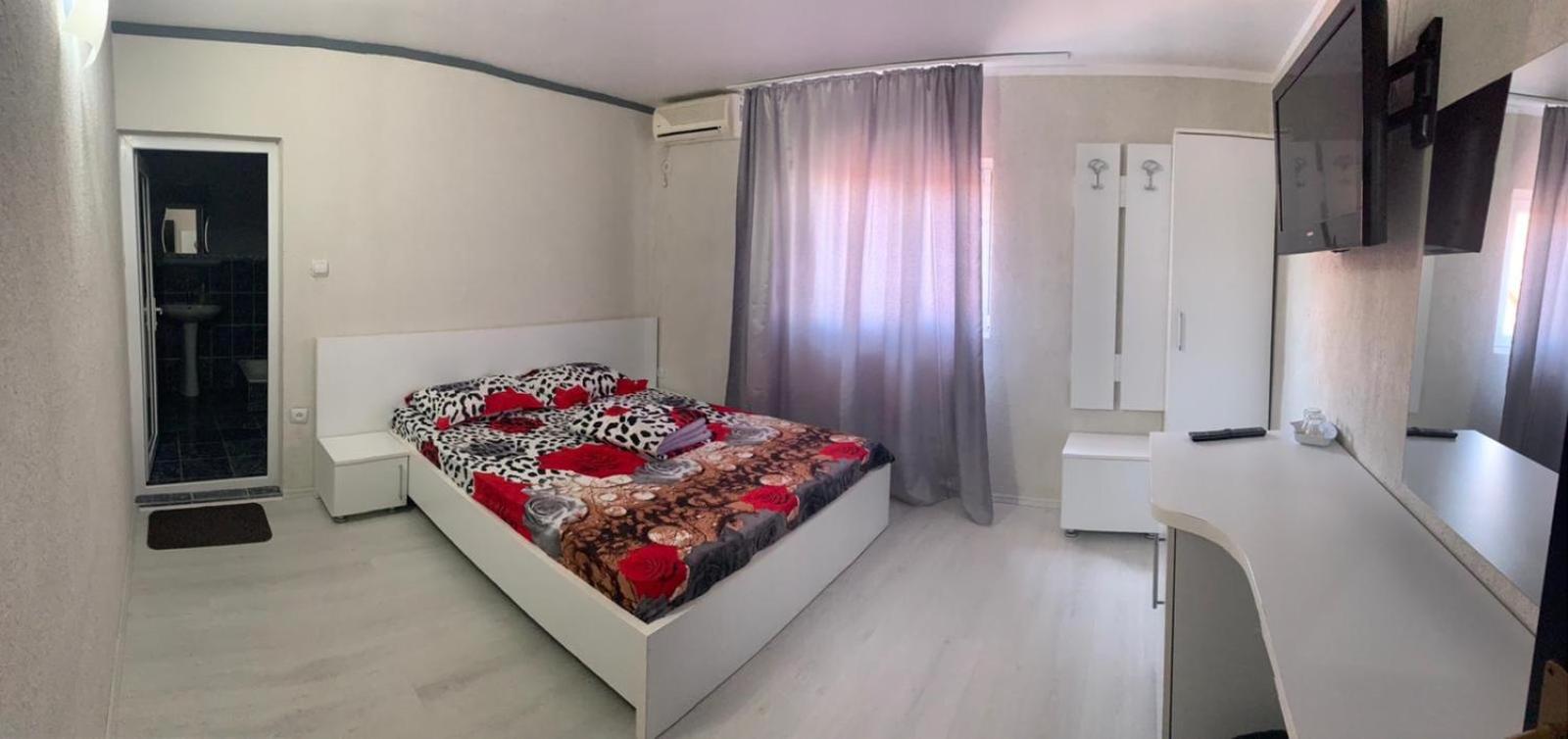 Double Room - Photo 1