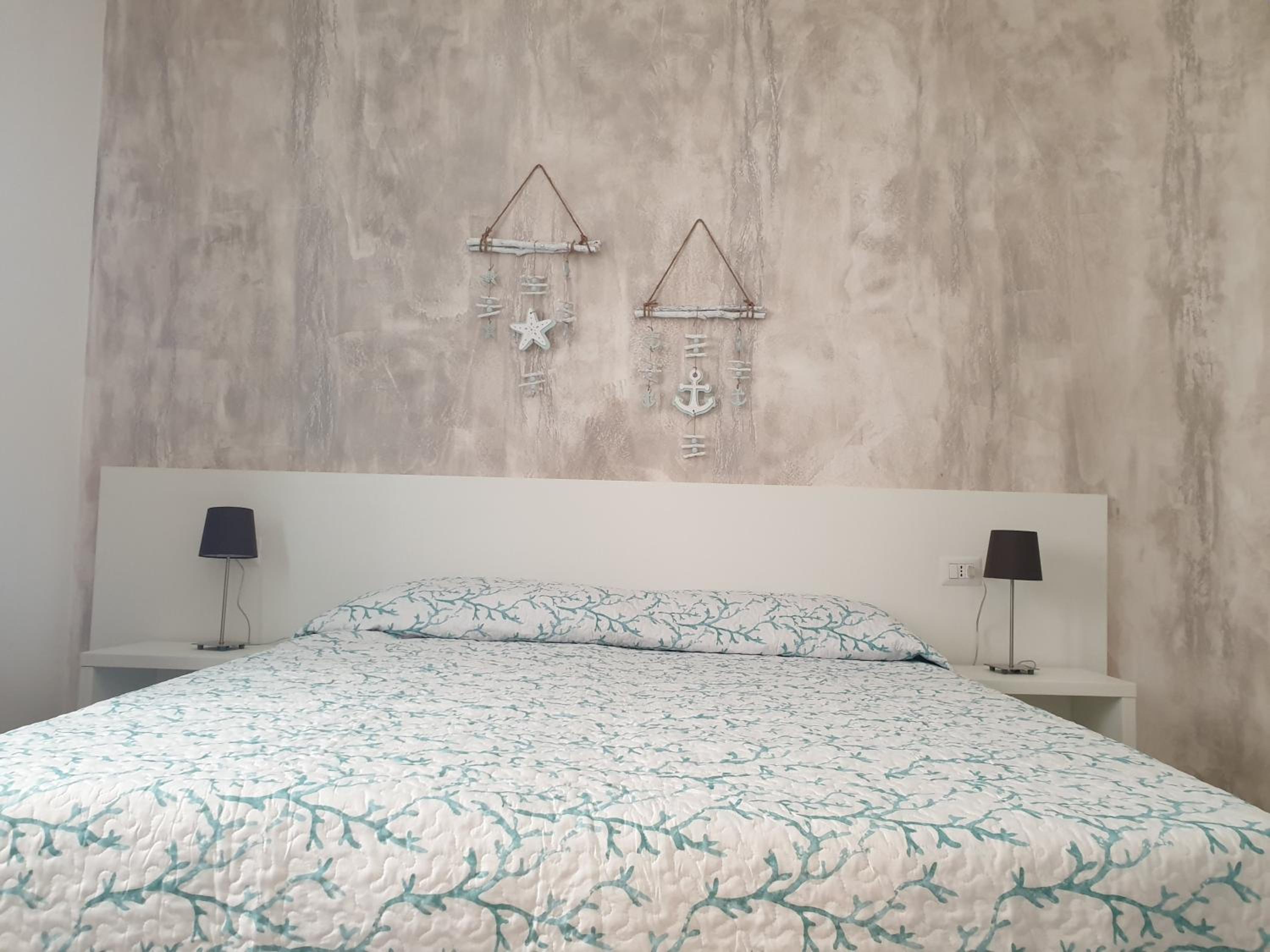 Double or Twin Room with Private Bathroom - Photo 1