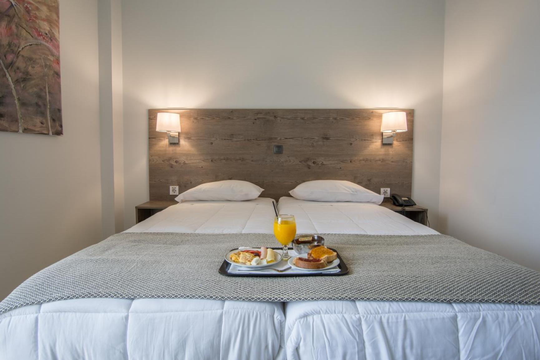 Double or Twin Room - Photo 4