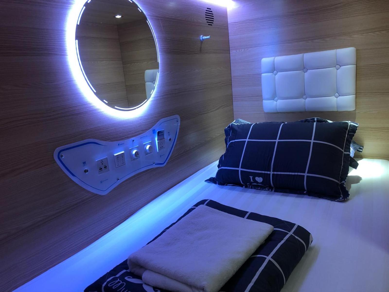 Entire Room (2 Double Capsule) photo 2