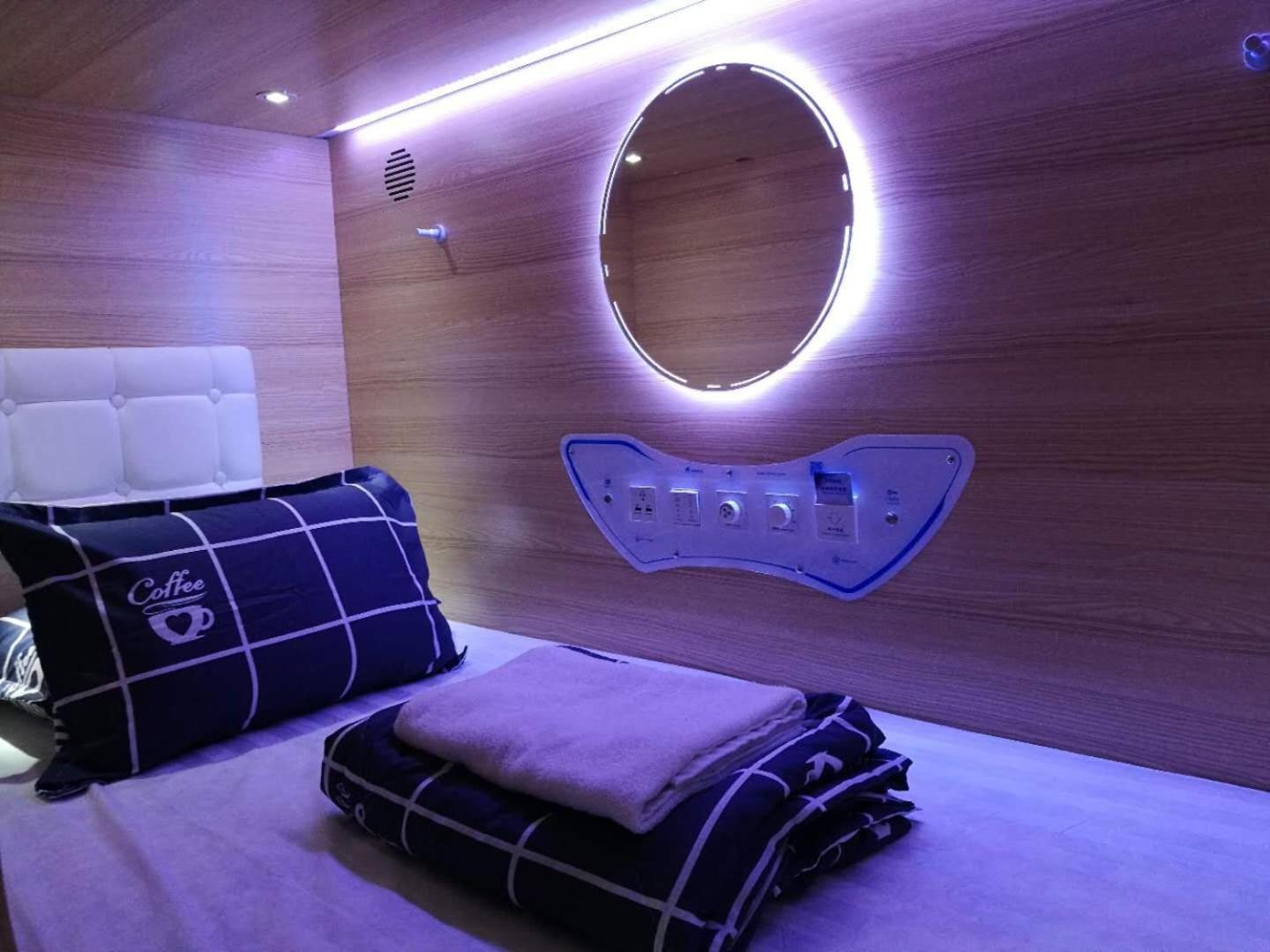 Entire Room (2 Double Capsule) photo 3