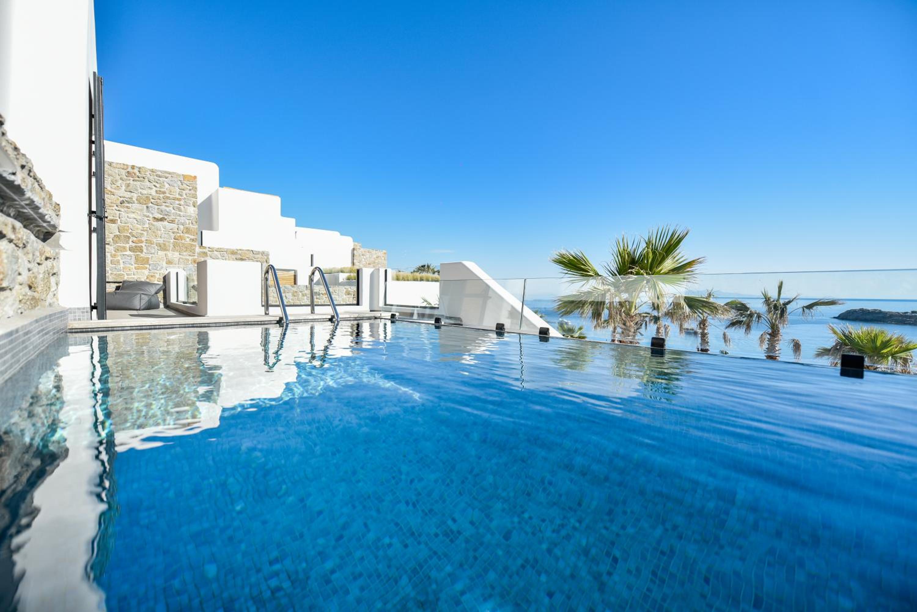 Superior Suite with Front yard Private Pool and Panoramic Sea View photo 3