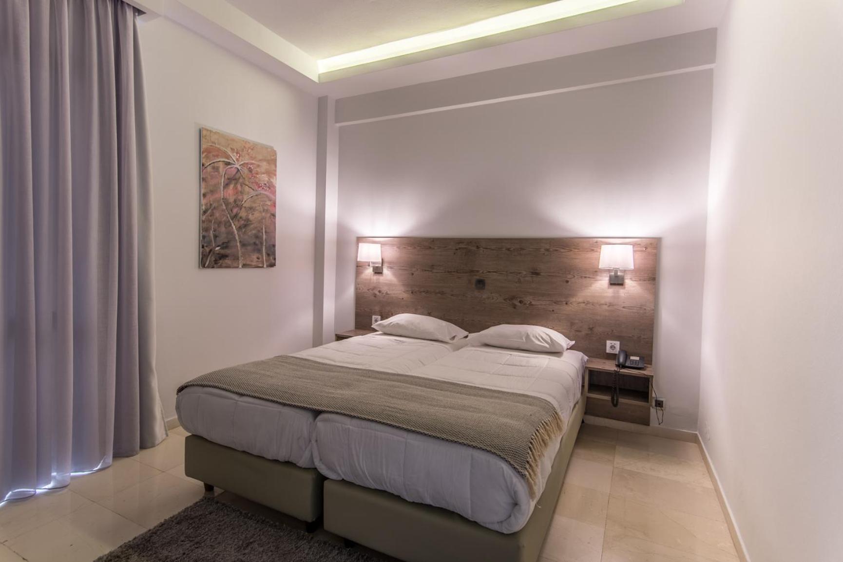 Double or Twin Room - Photo 5