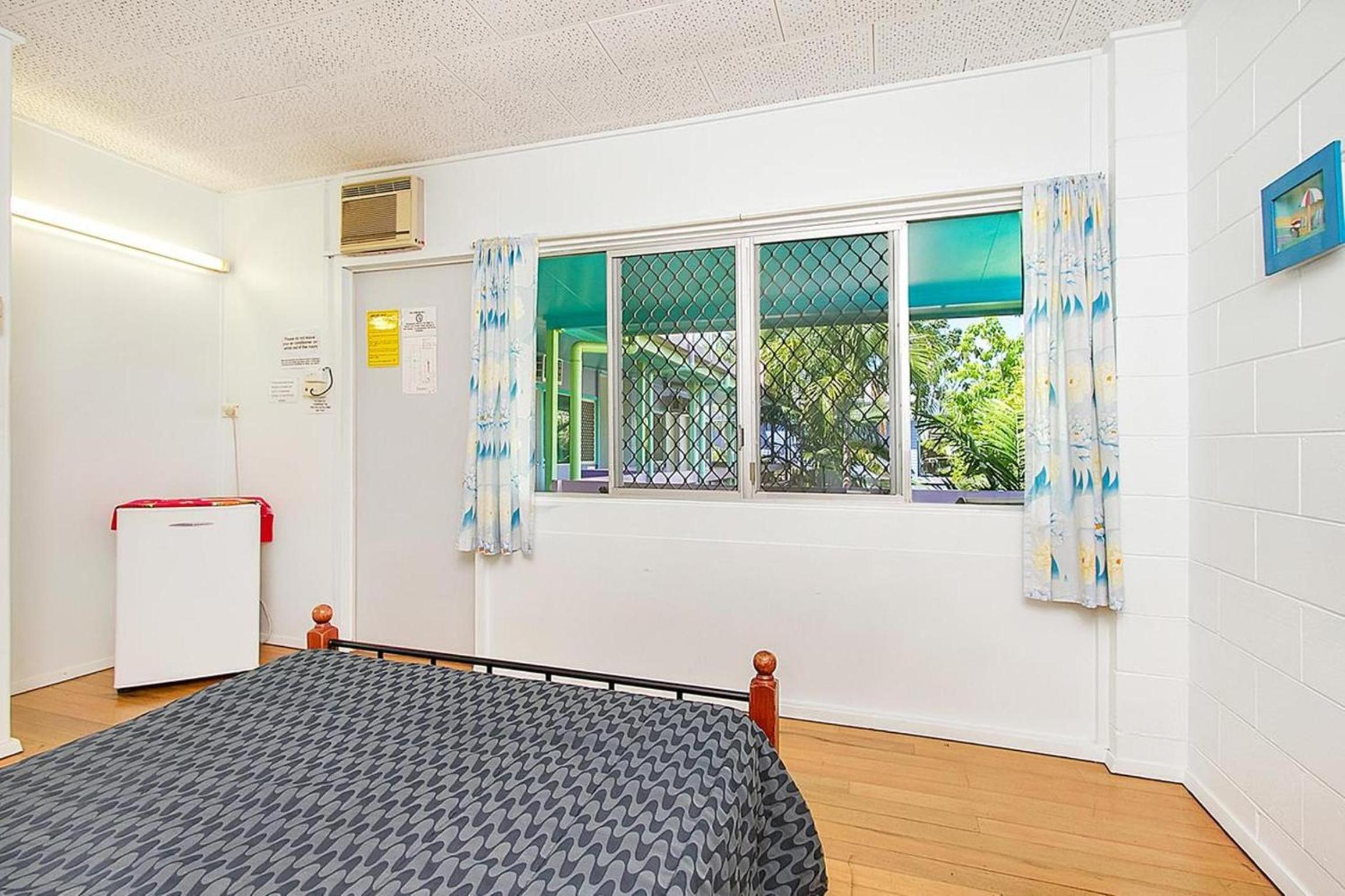 Double Room with Shared Bathroom photo 1