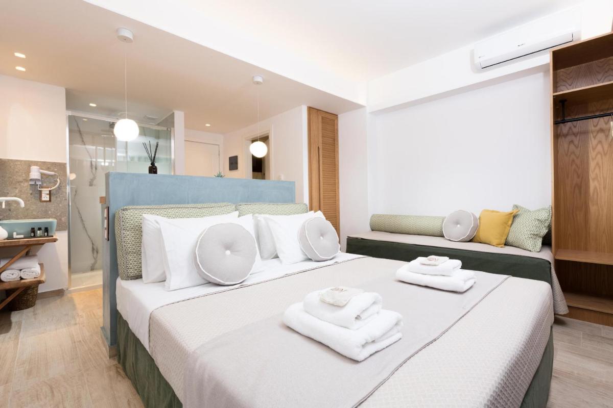 Deluxe Triple Room with Sea View photo 2