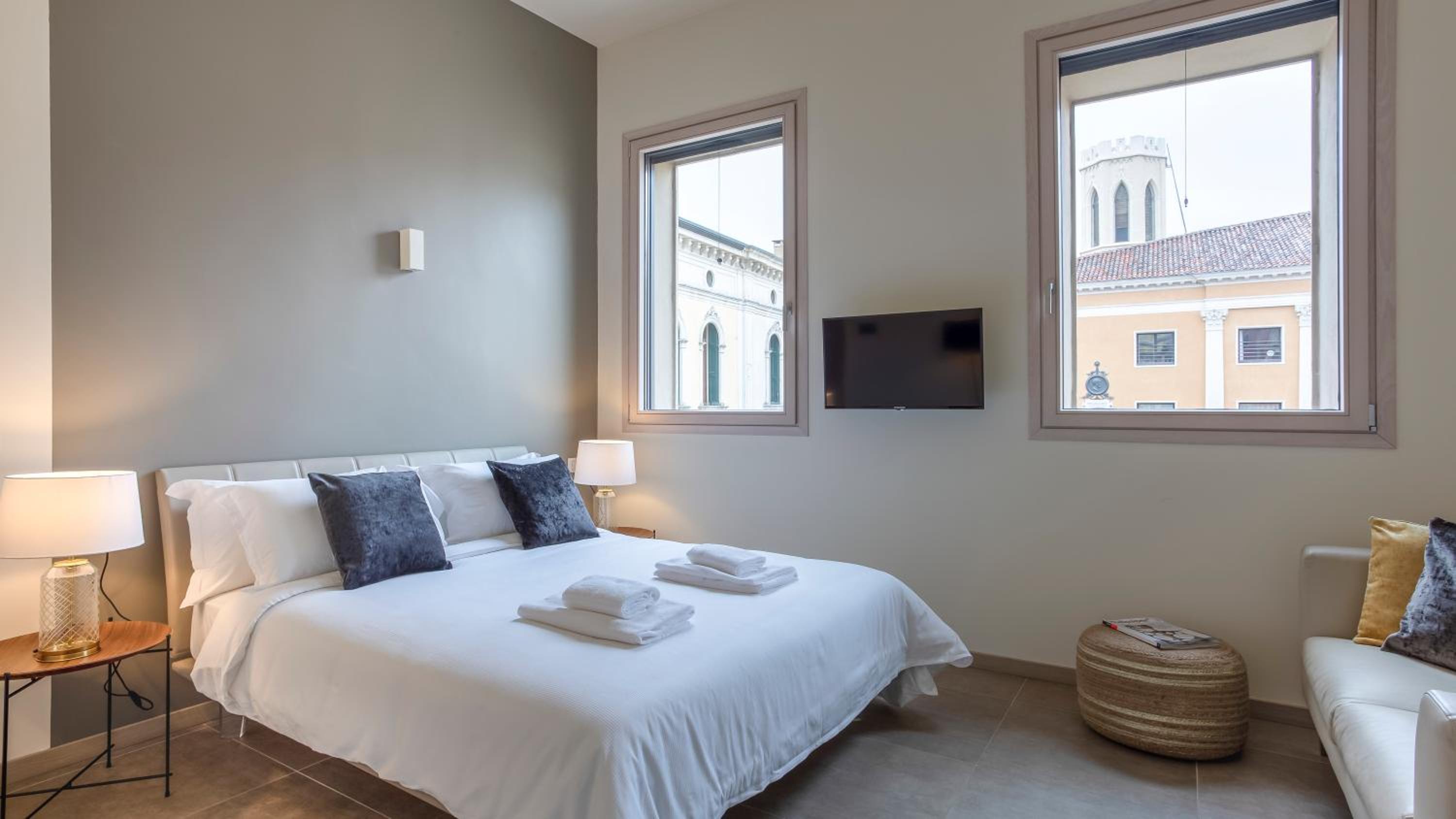 Deluxe Studio with View and Balcony photo 2