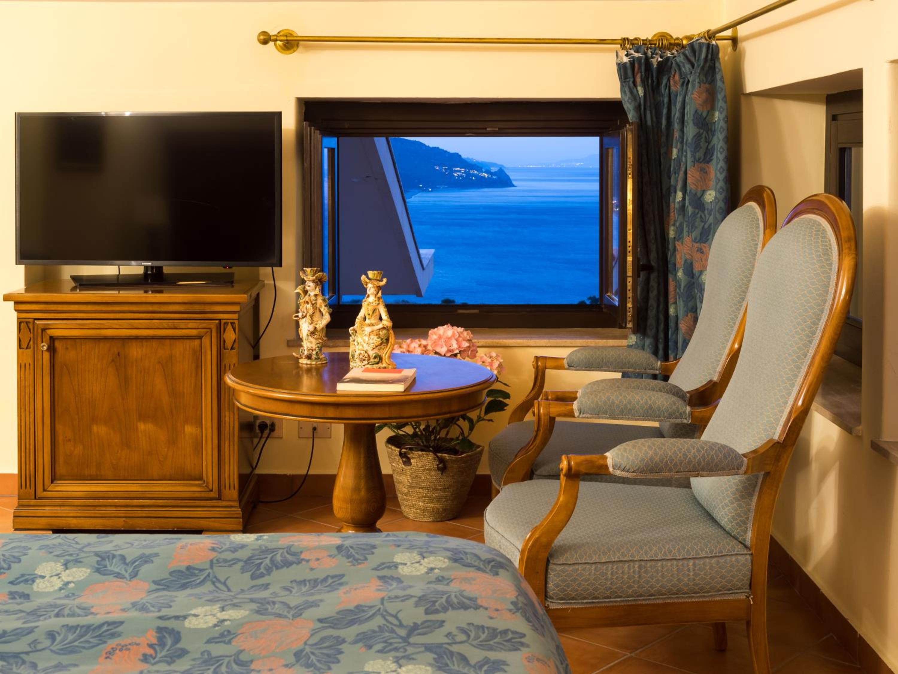 Family Room with Sea View