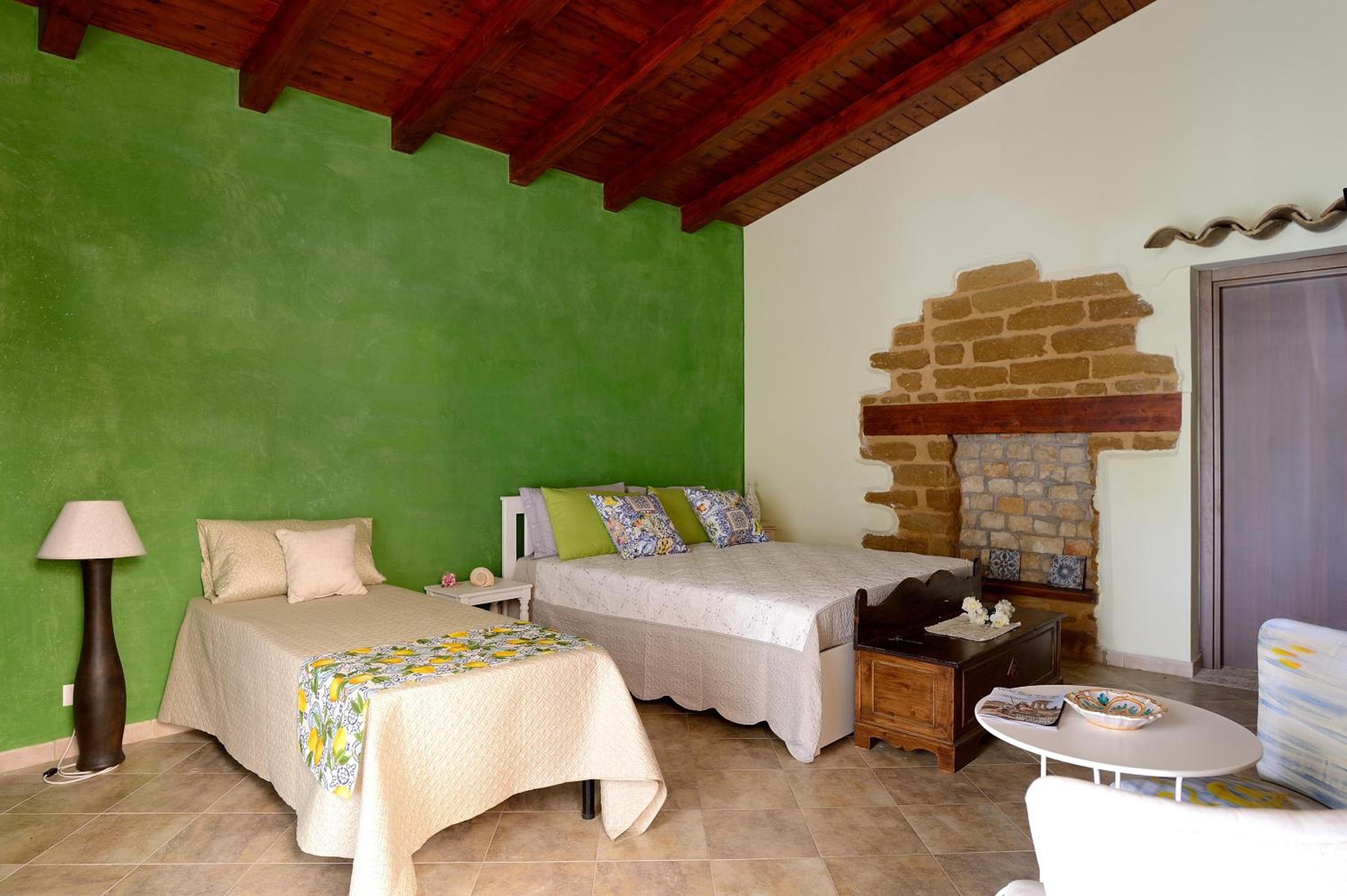 Triple Room with Garden View - Photo 1