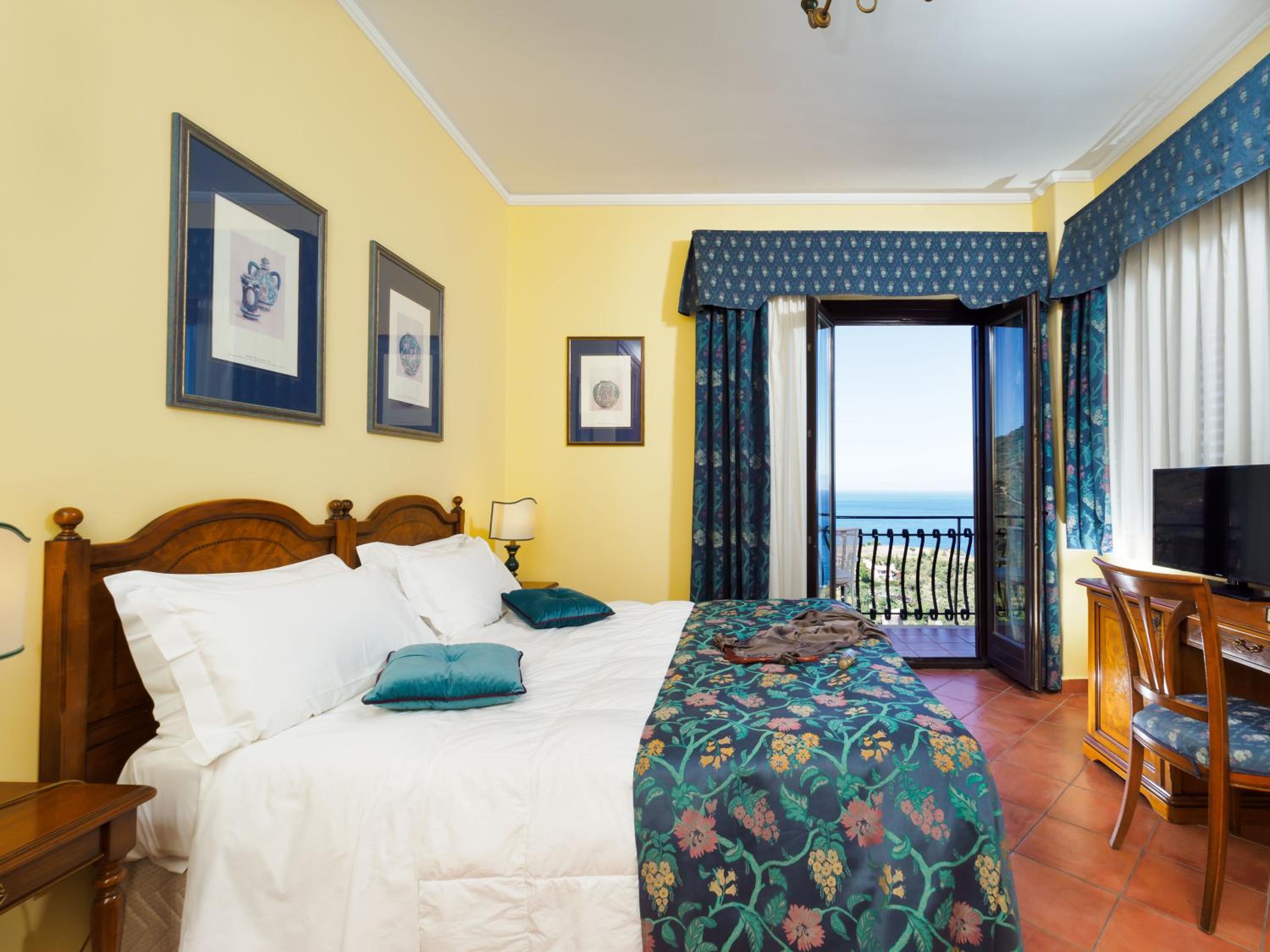 Superior Double or Twin Room with Sea View - Photo 1