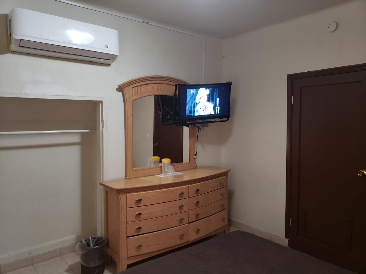 Deluxe Queen Room - Photo 2