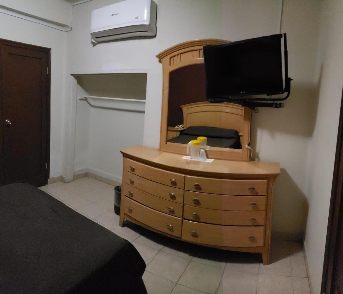 Queen Room - Photo 5