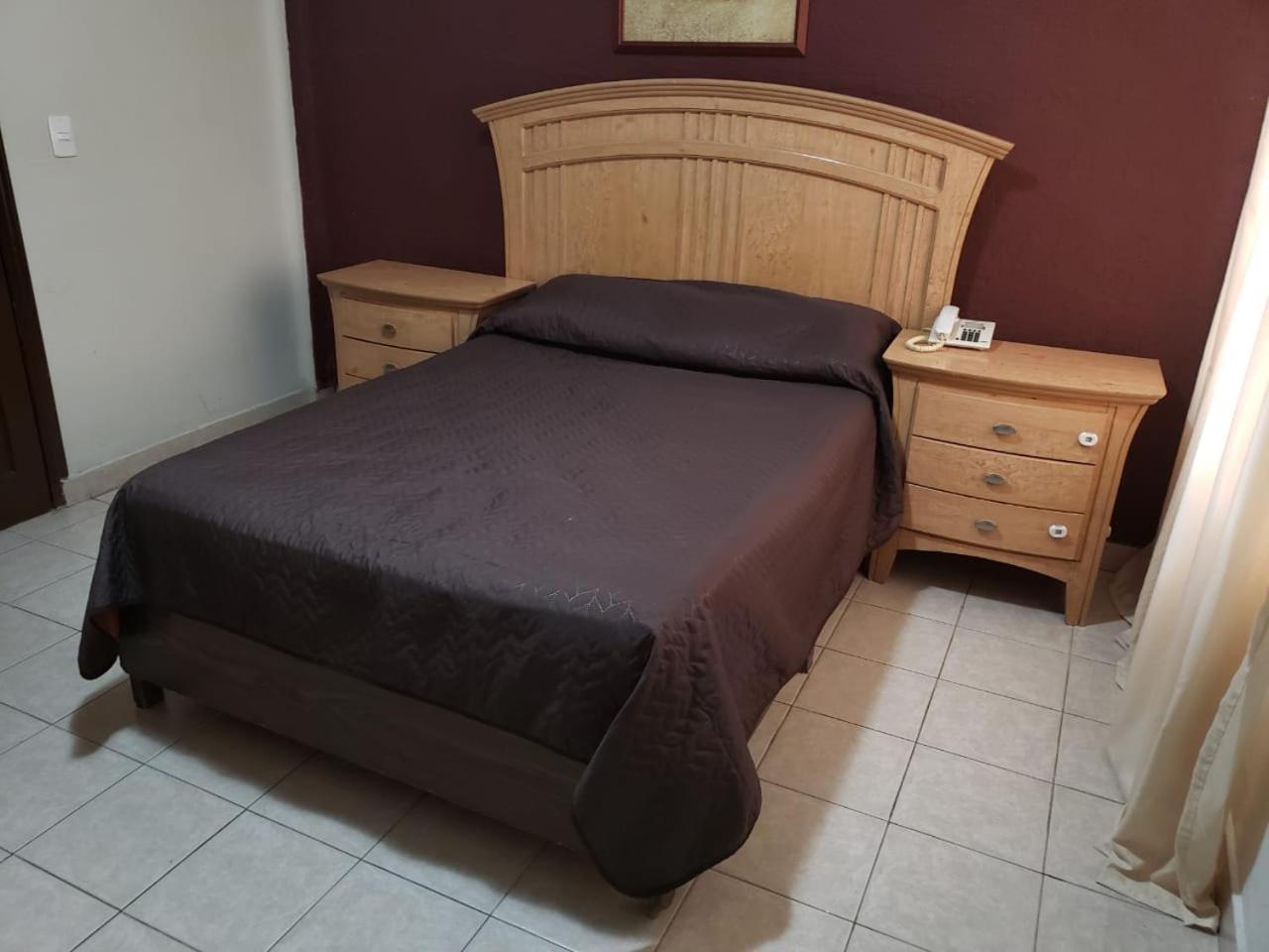 Queen Room - Photo 2