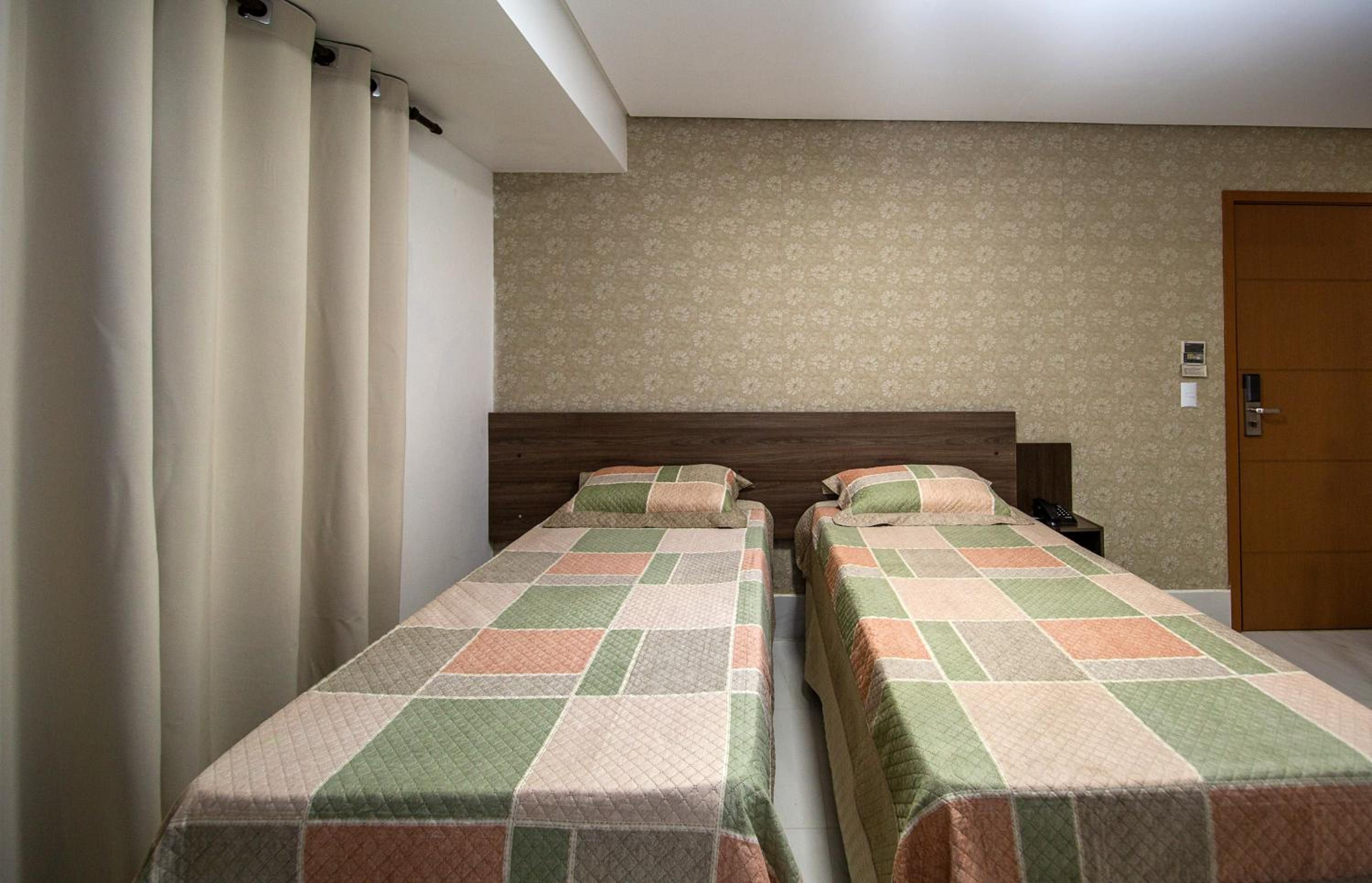 Double Room with City View - Photo 5