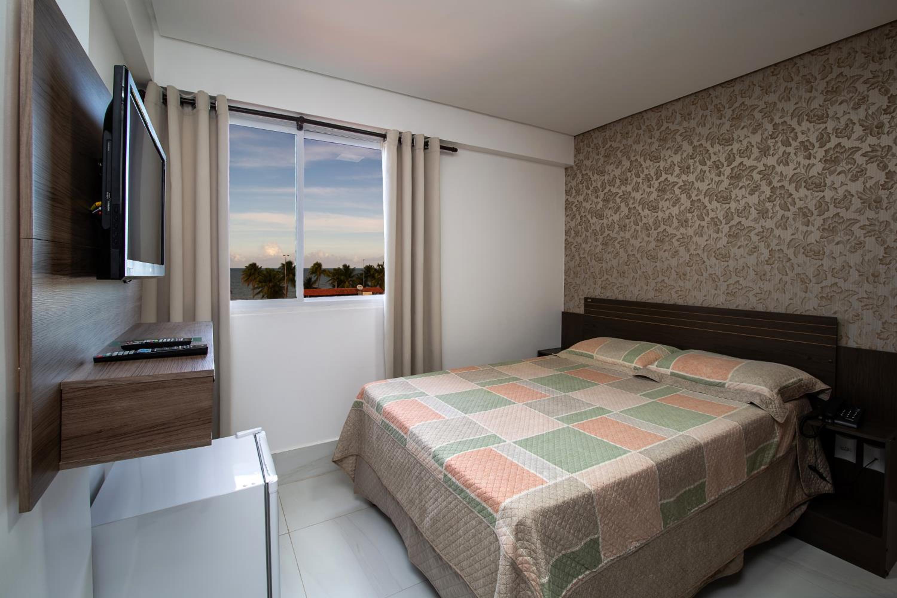 Double Room with Sea View - Photo 1