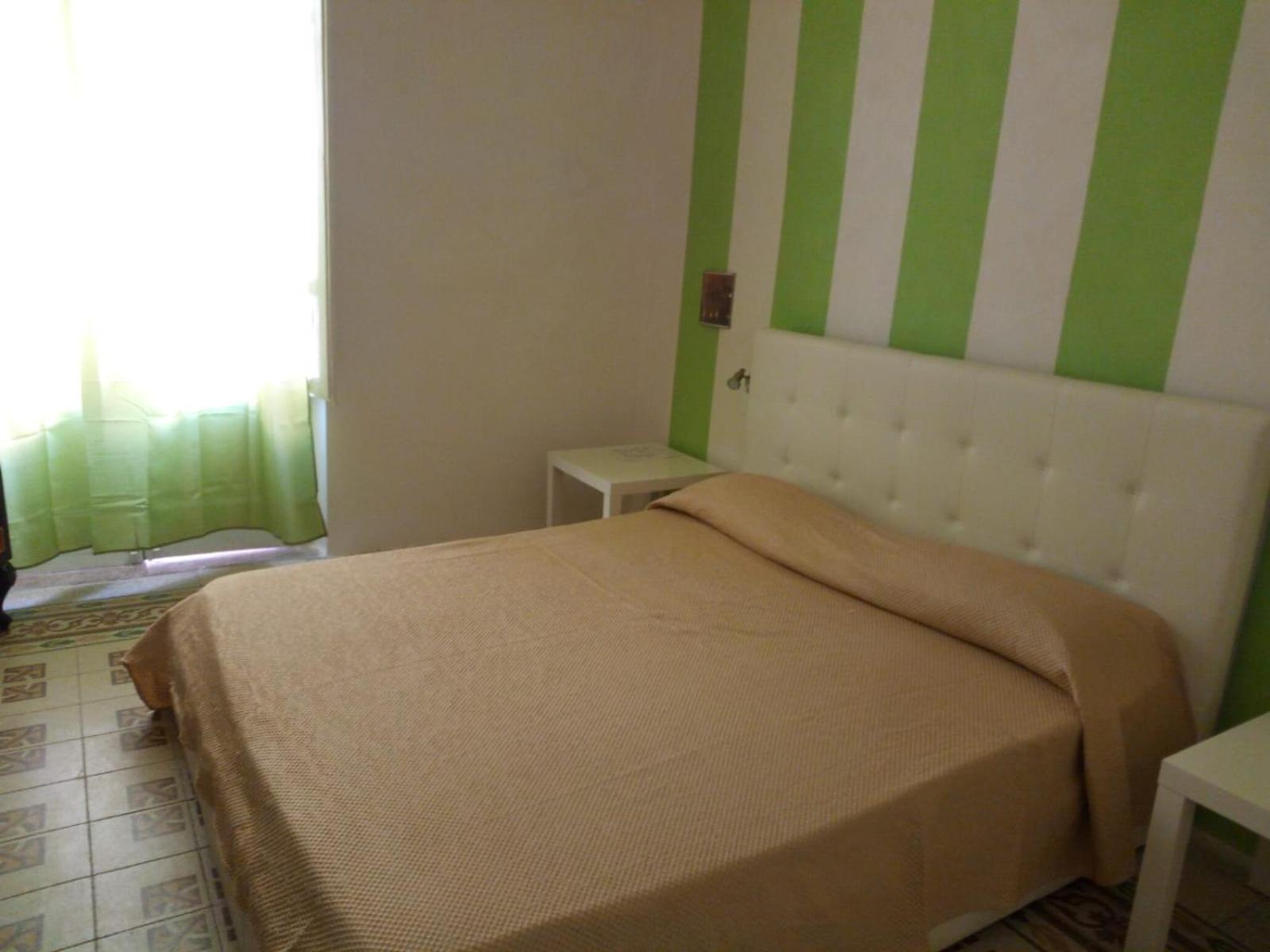 Two-Bedroom House - Photo 12