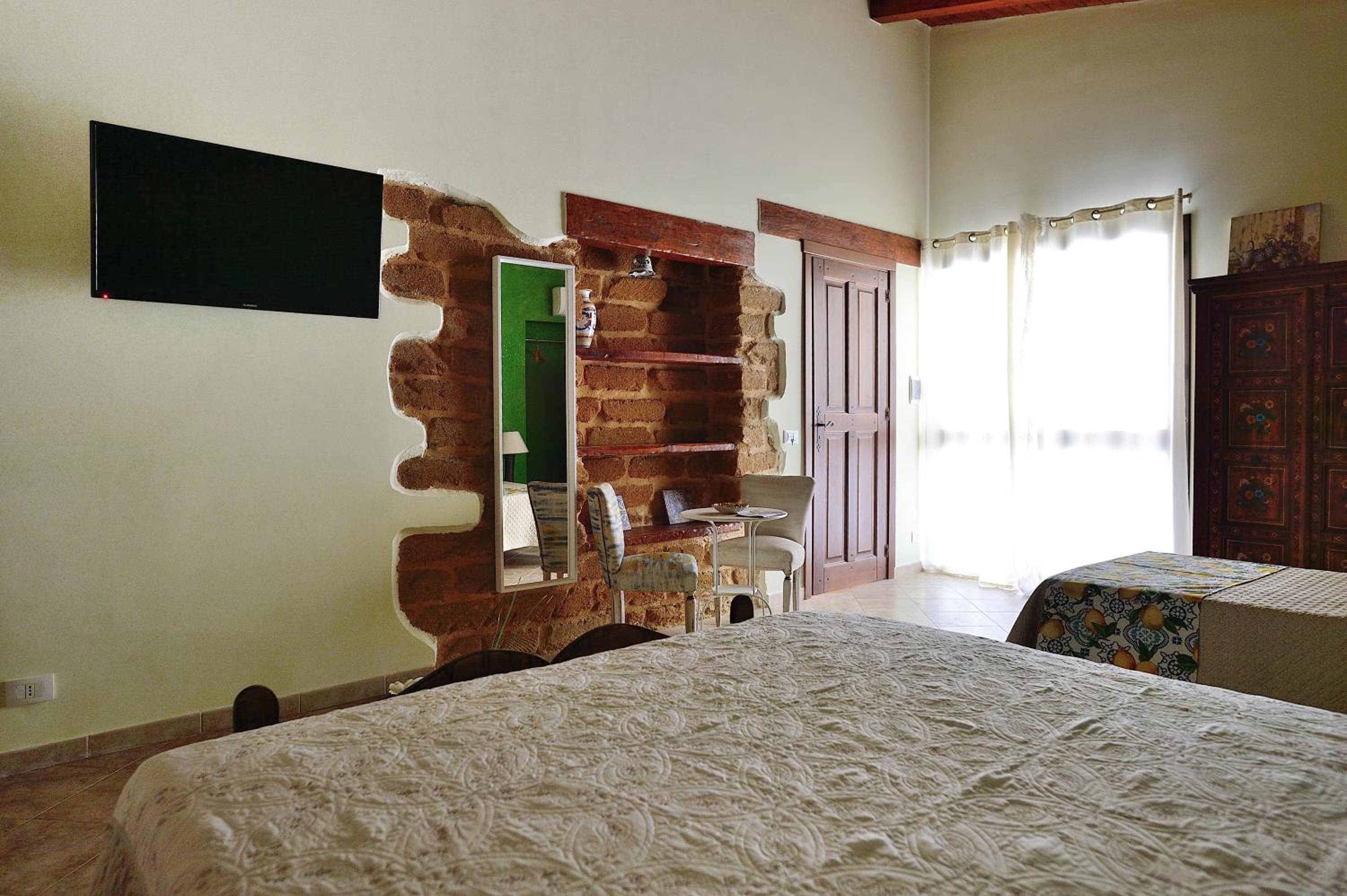 Triple Room with Garden View - Photo 2
