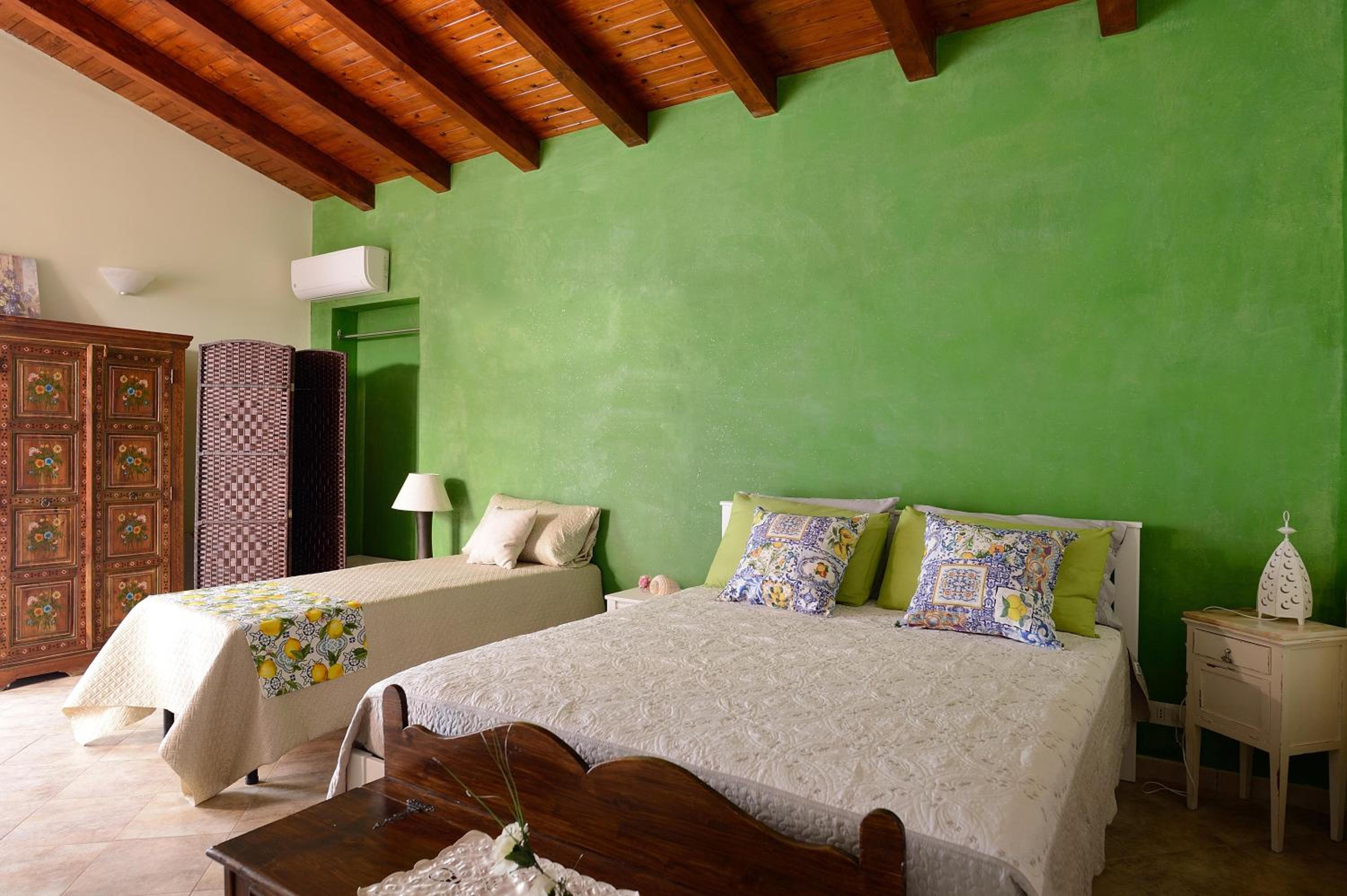 Triple Room with Garden View - Photo 4